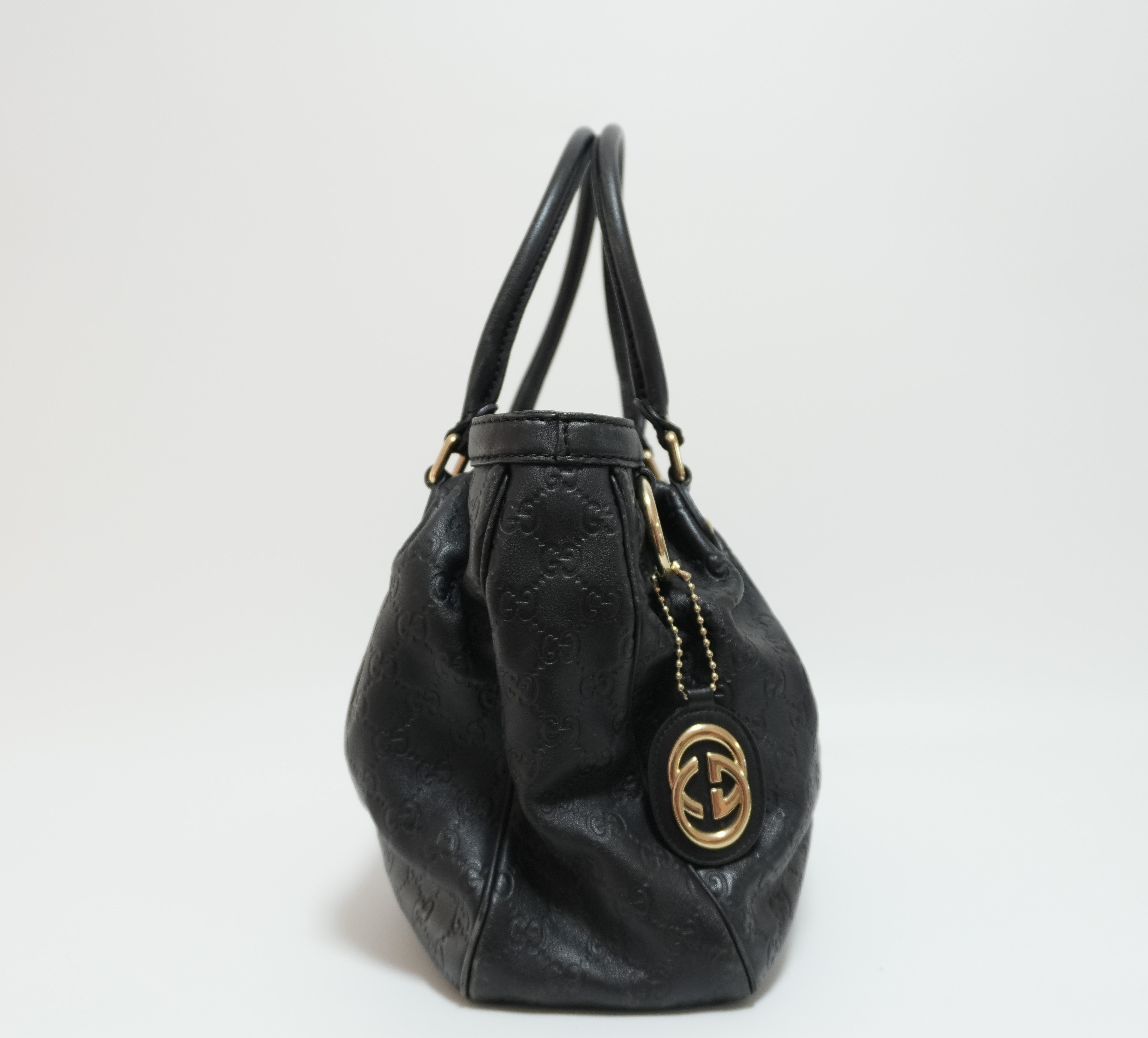 Gucci Guccisima Shoulder Bag Black Leather Used