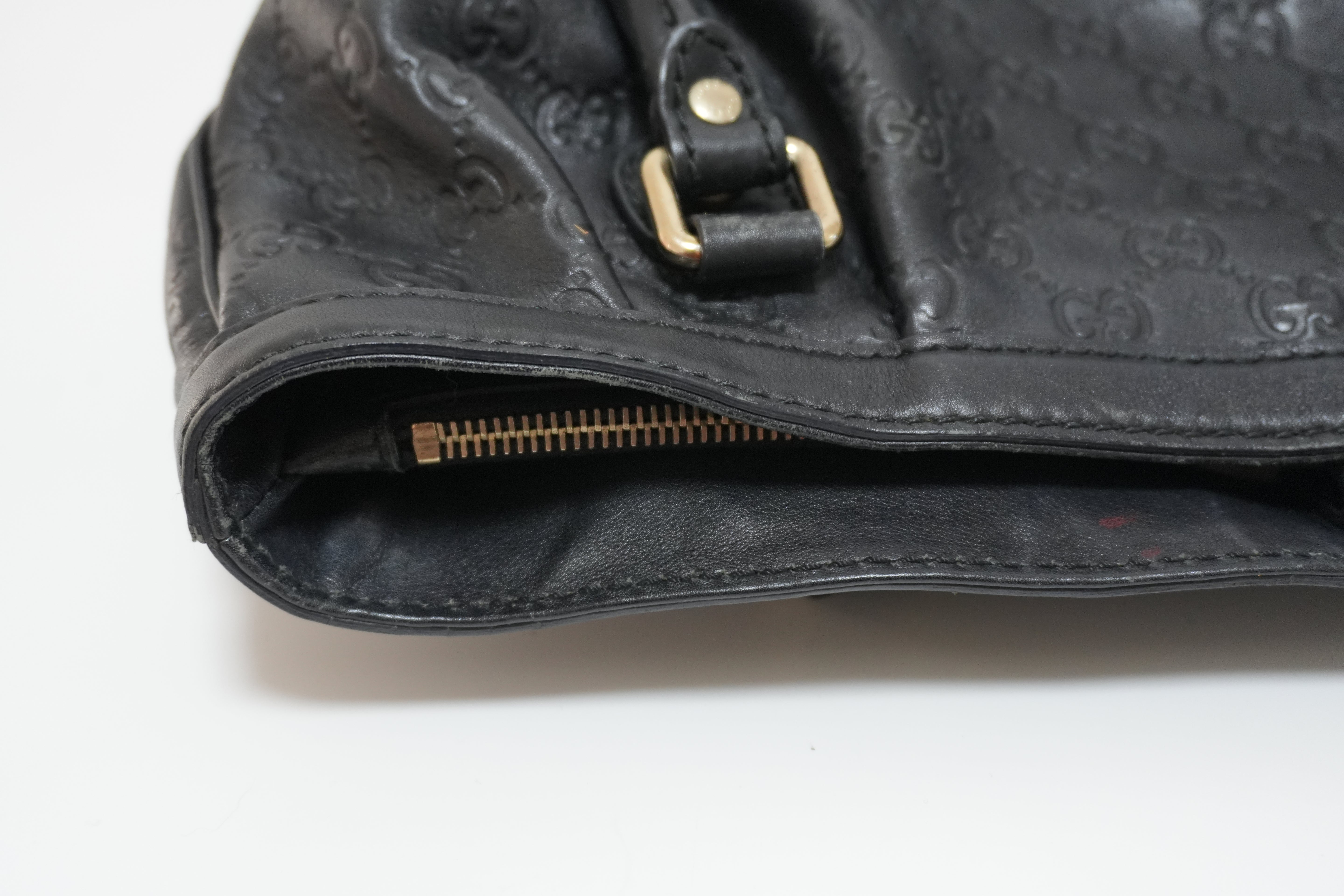 Gucci Guccisima Shoulder Bag Black Leather Used