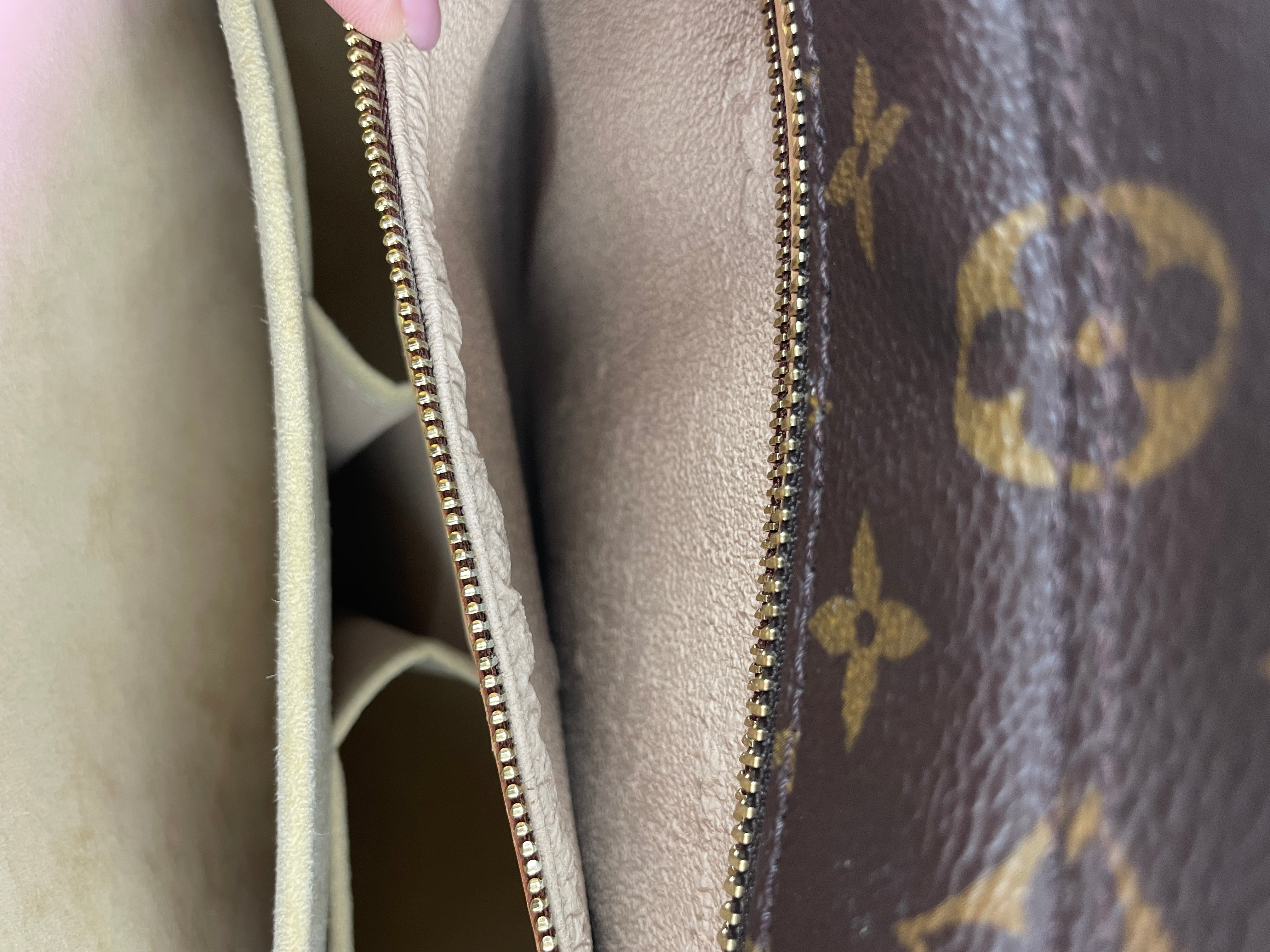 Louis Vuitton Ellipse mm Handbag used (6808)