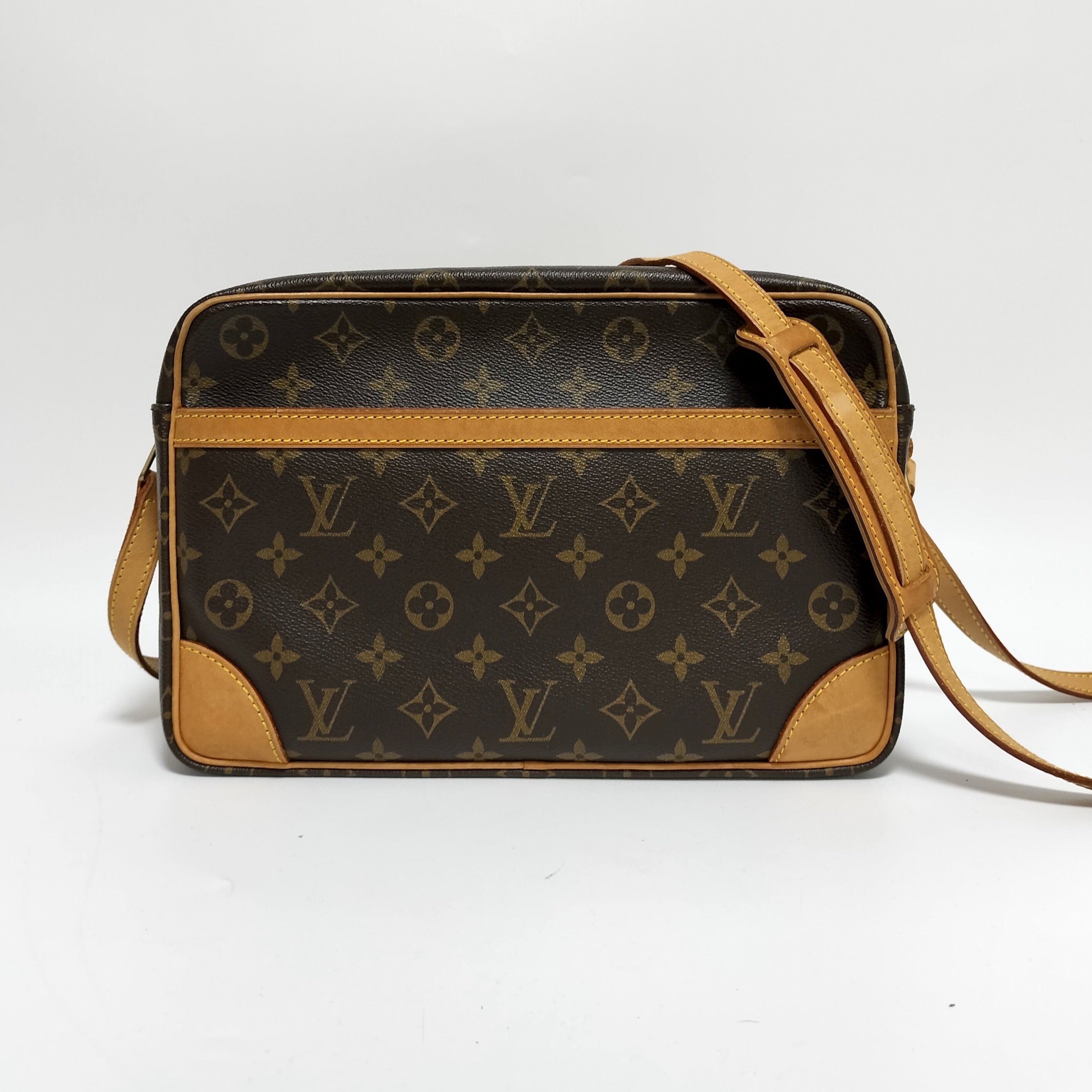 Louis Vuitton Trocadero 30 Shoulder Bag Used (7548)