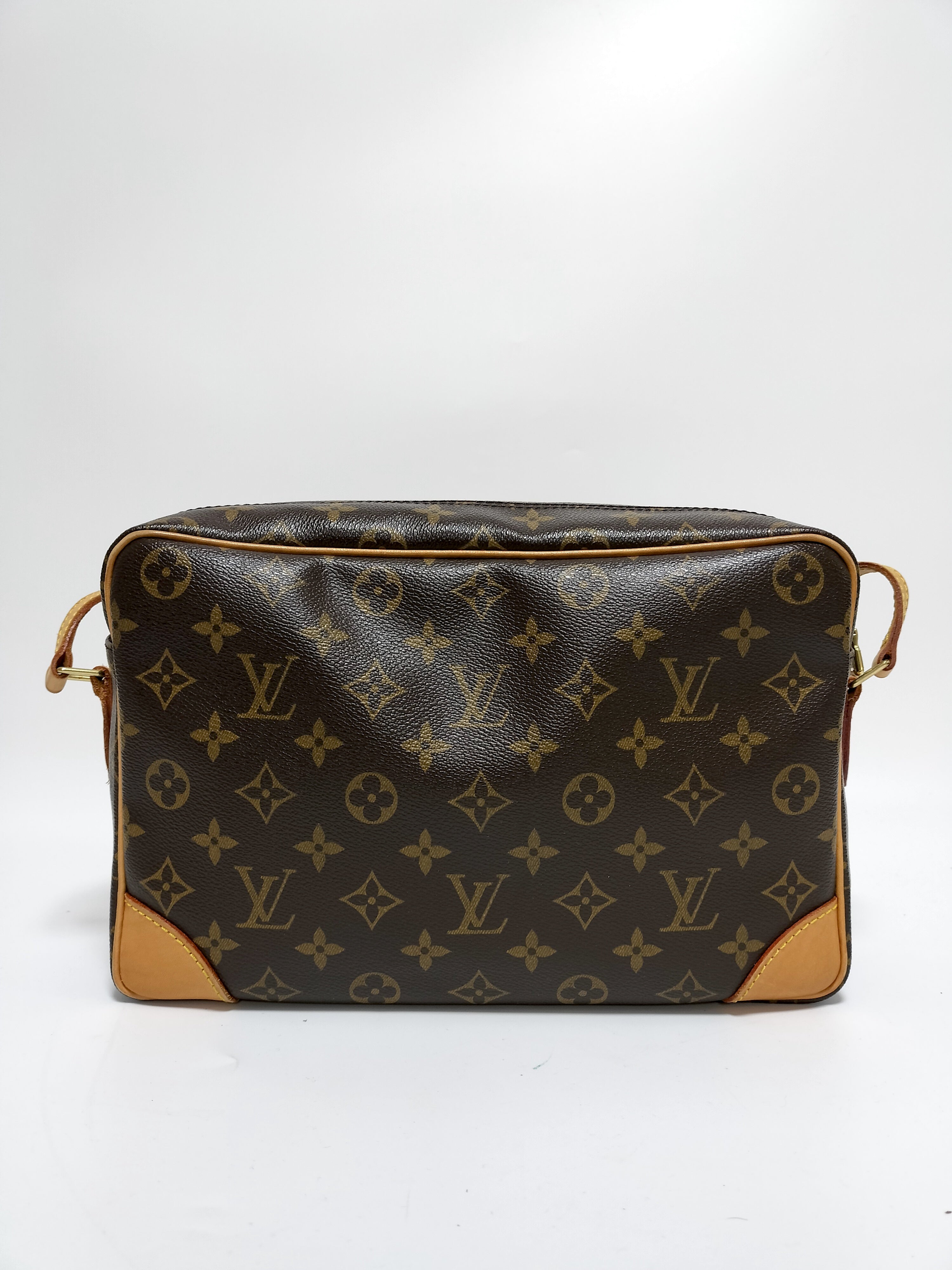 Louis Vuitton Trocadero 30 Shoulder Bag Used