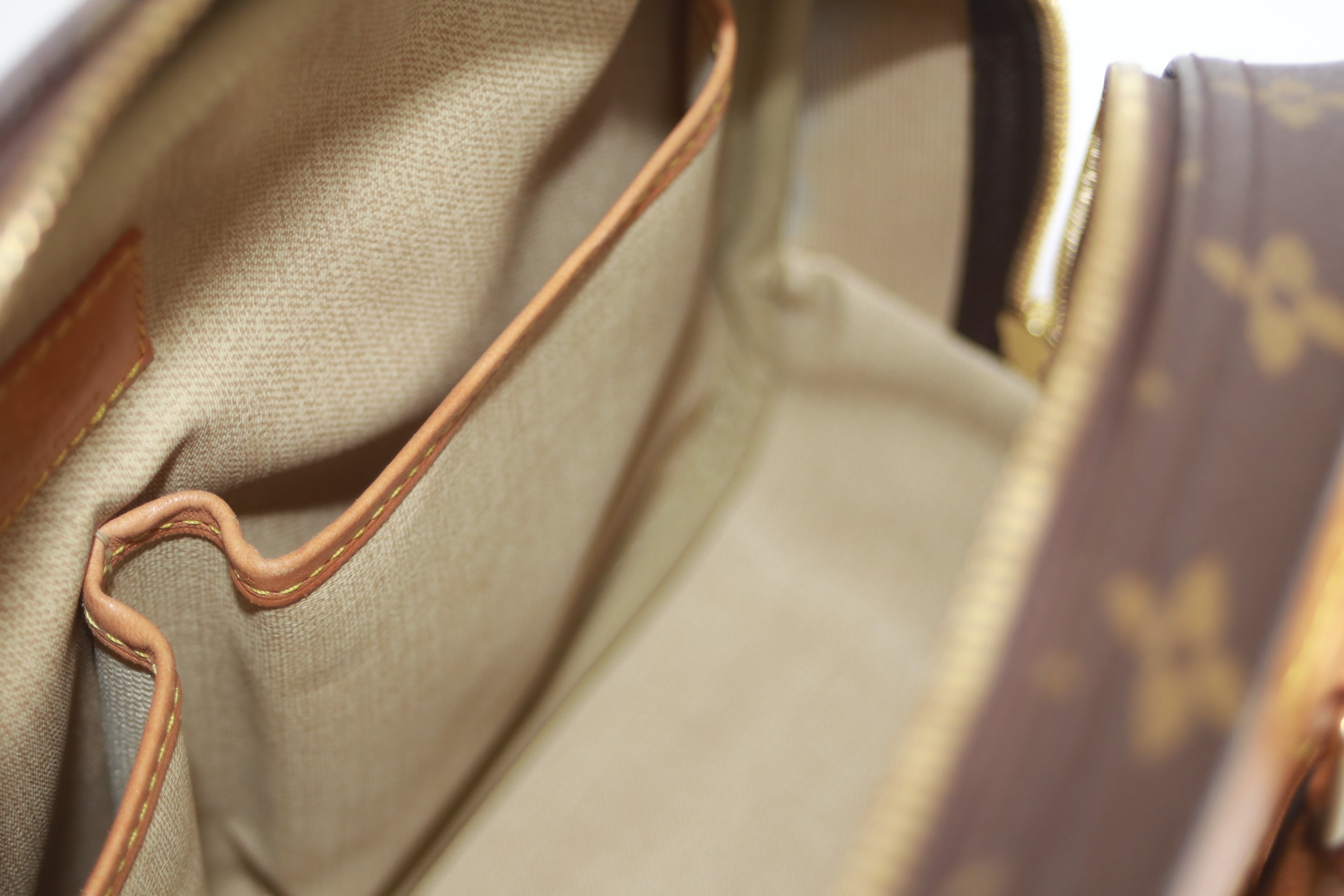 Louis Vuitton Trouville PM Handbag Used (7830)