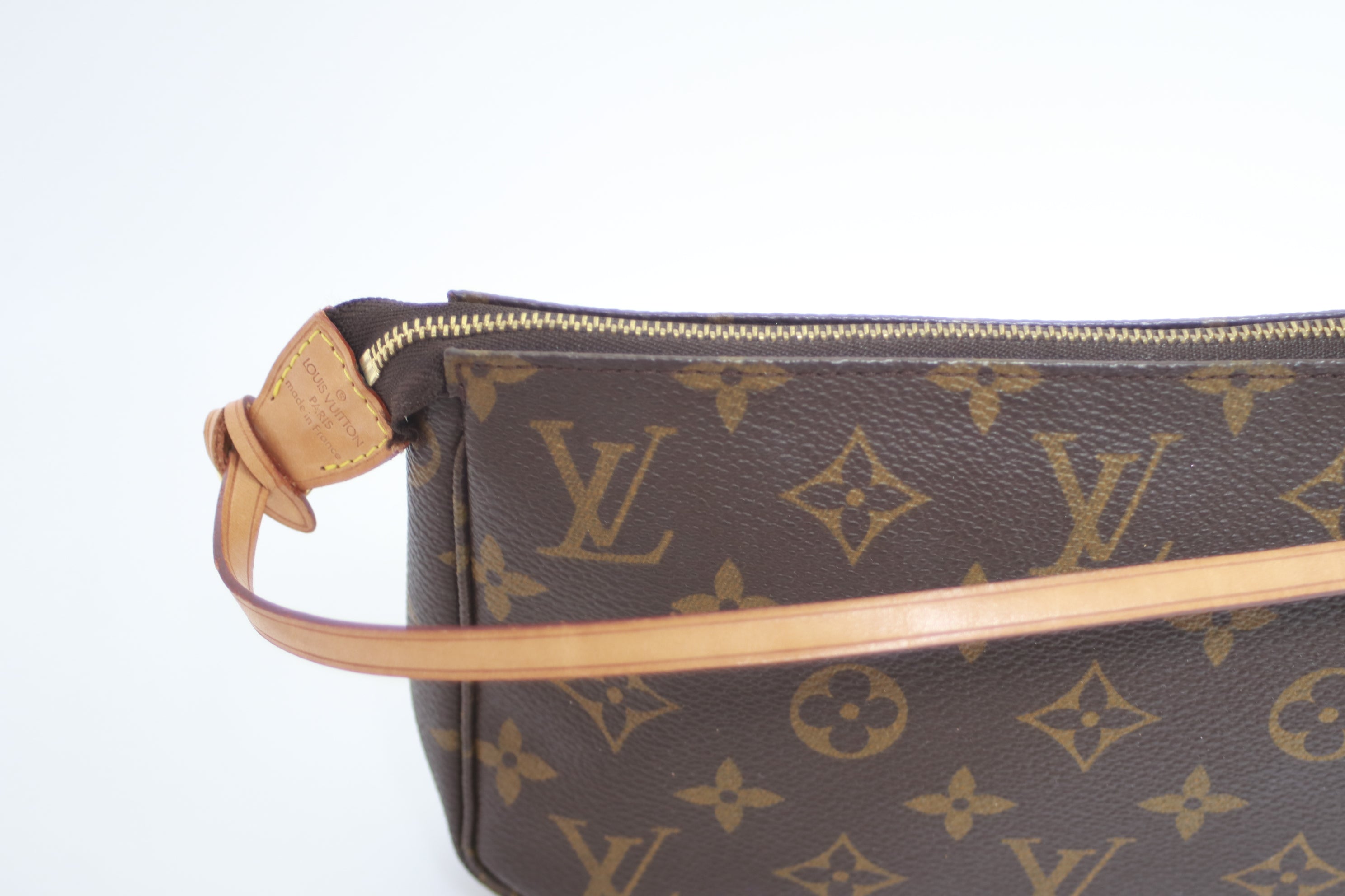 Louis Vuitton Pochette Accessories Used (7836)