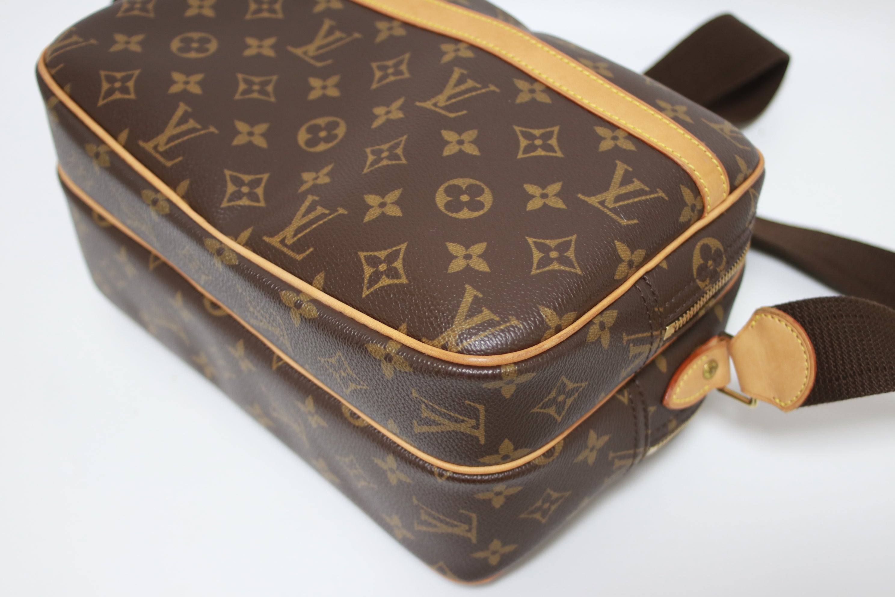 Louis Vuitton Reporter PM Messenger Bag Used