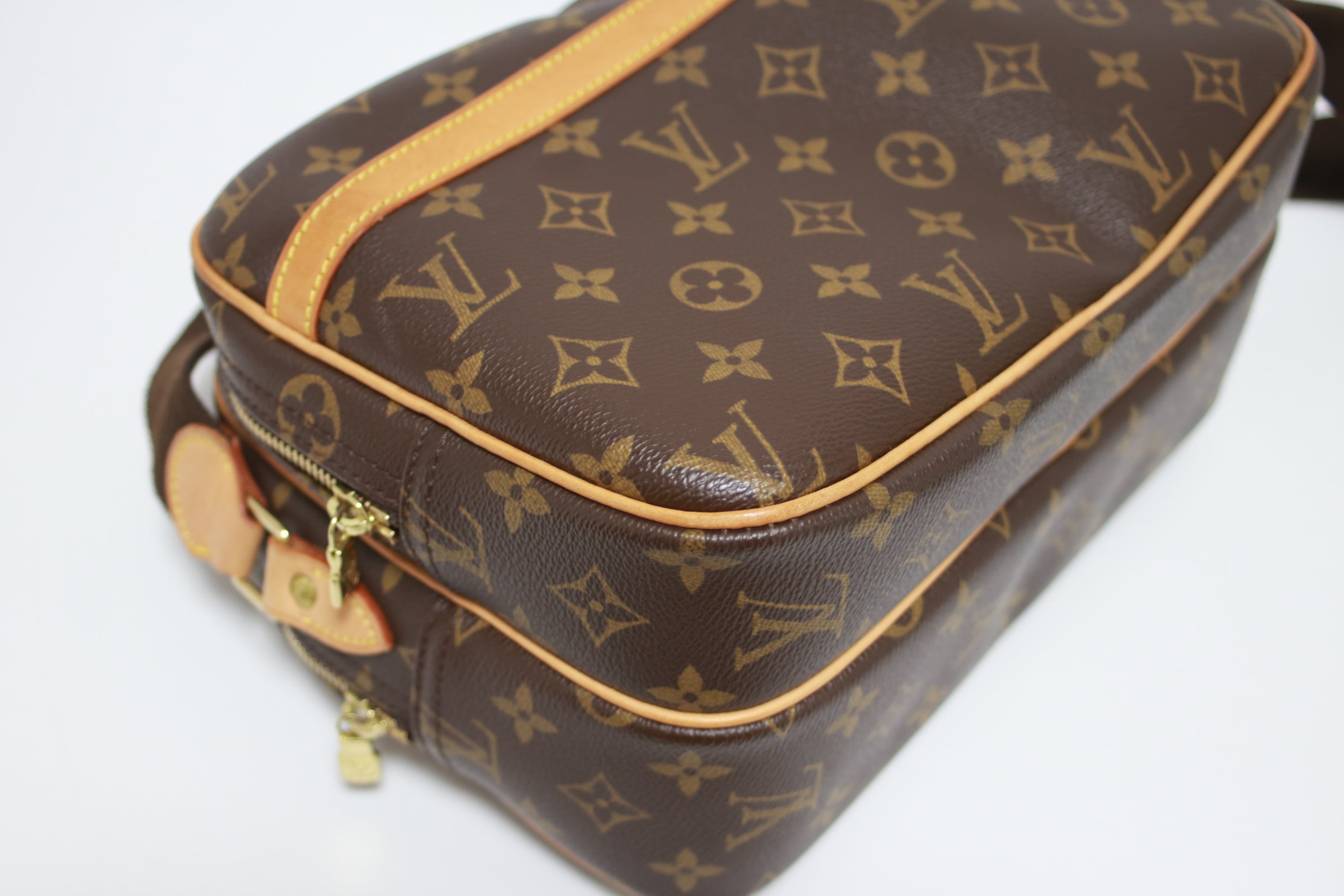 Louis Vuitton Reporter PM Messenger Bag Used