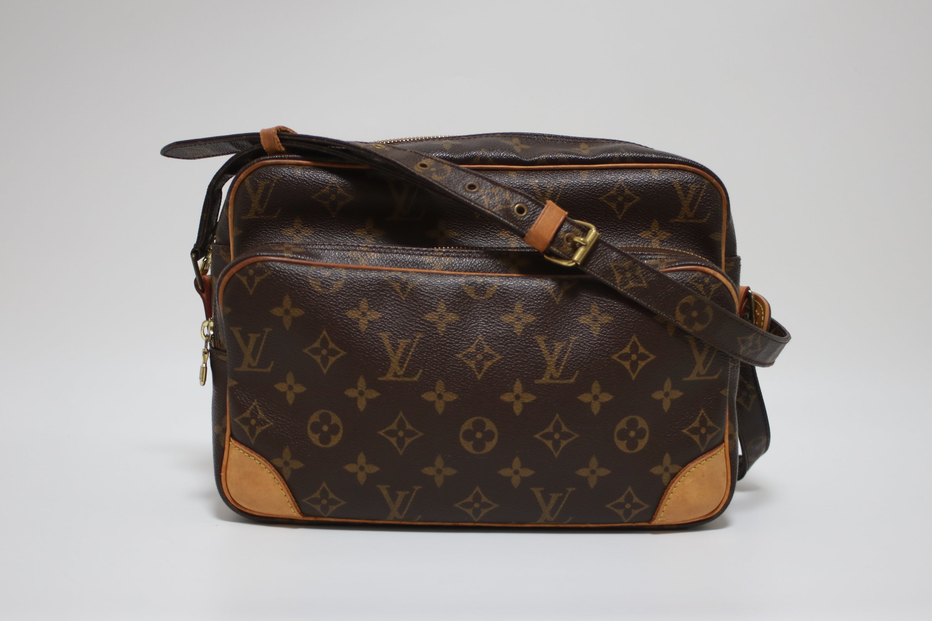 Louis Vuitton Reporter PM Messenger Bag Used