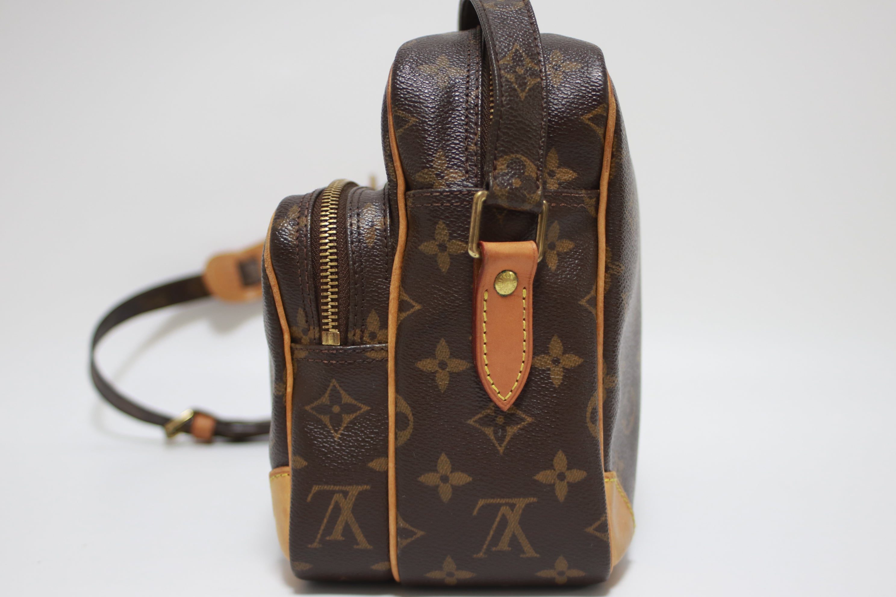 Louis Vuitton Reporter PM Messenger Bag Used