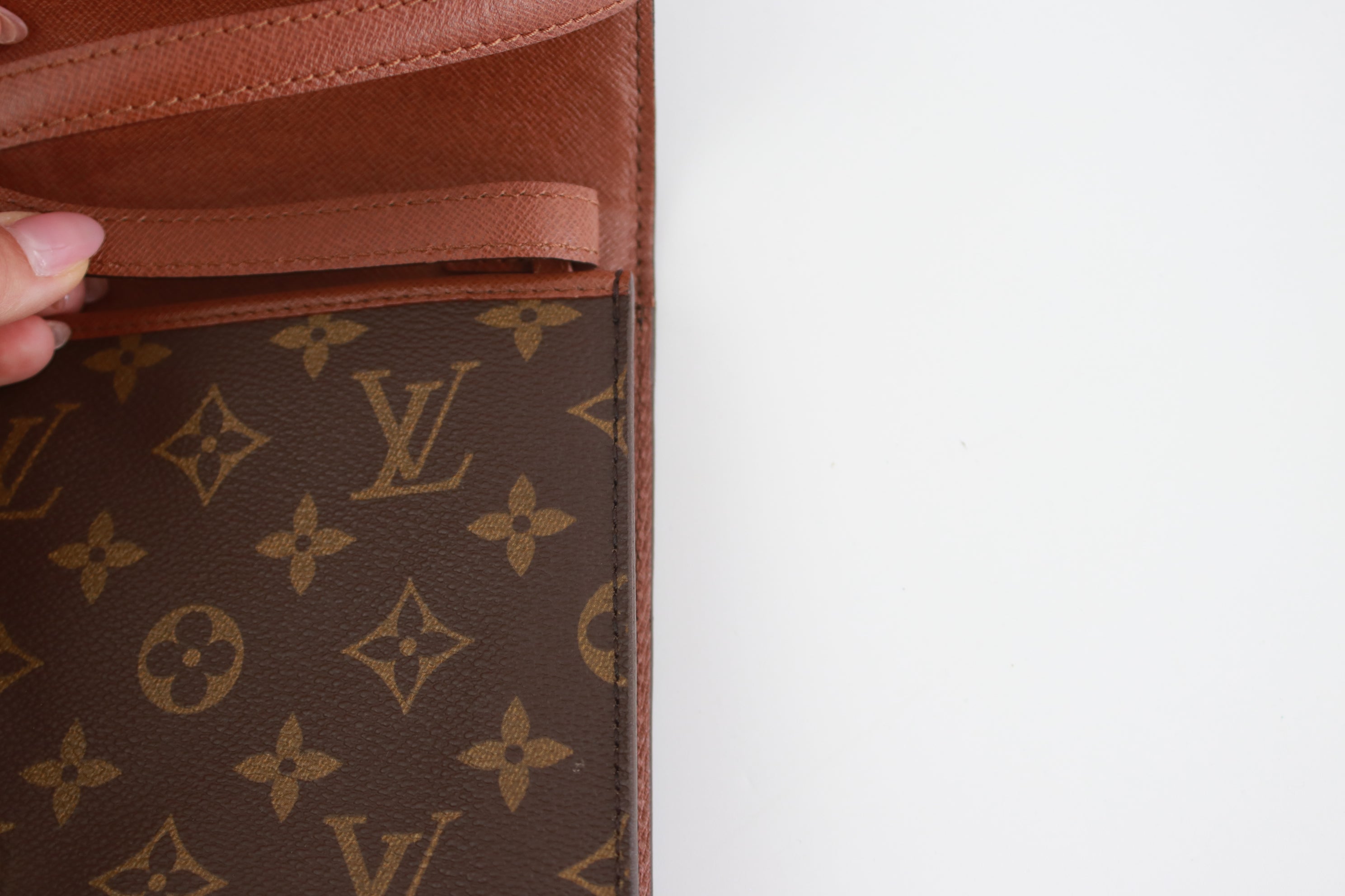Louis Vuitton Trunks & Bags Wallet - One Savvy Design Consignment