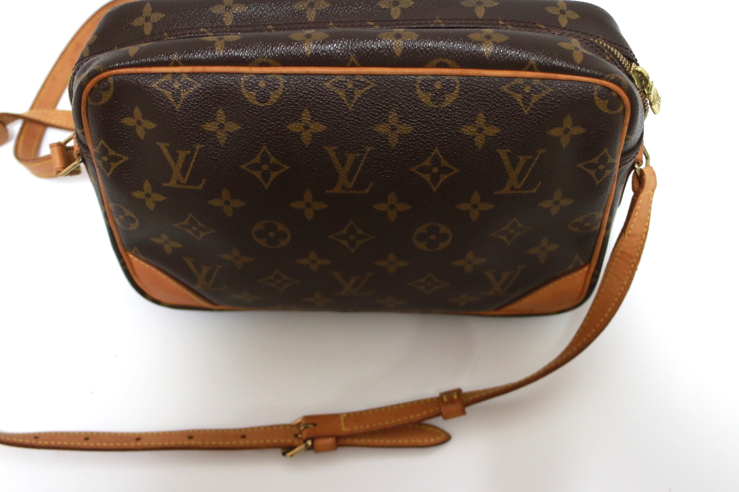 Louis Vuitton Trocadero 27 Shoulder Bag Used (7645)