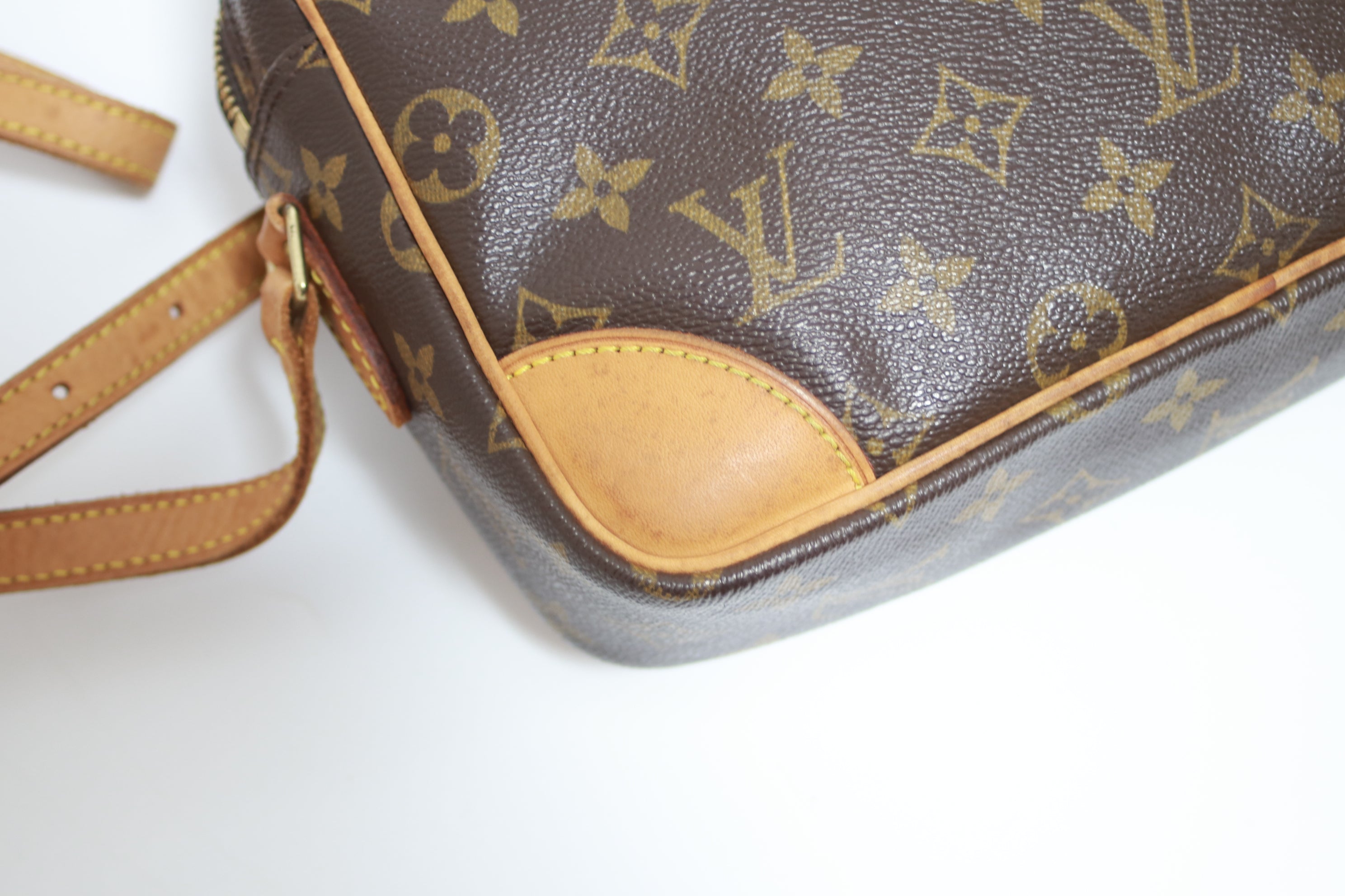 Louis Vuitton Trocadero 27 Shoulder Bag Used (7645)