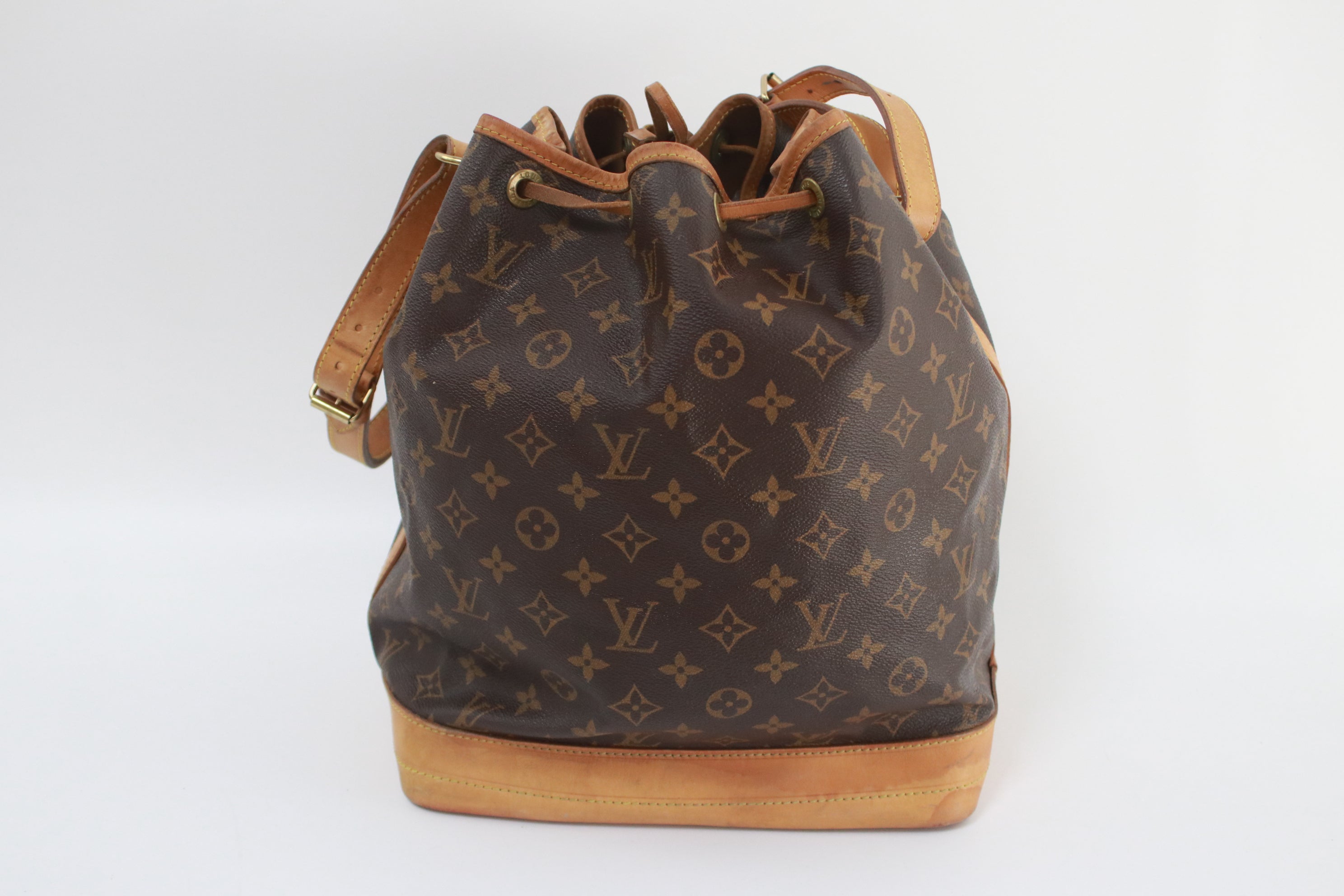 Louis Vuitton Noe GM Shoulder Bag Used (6800)