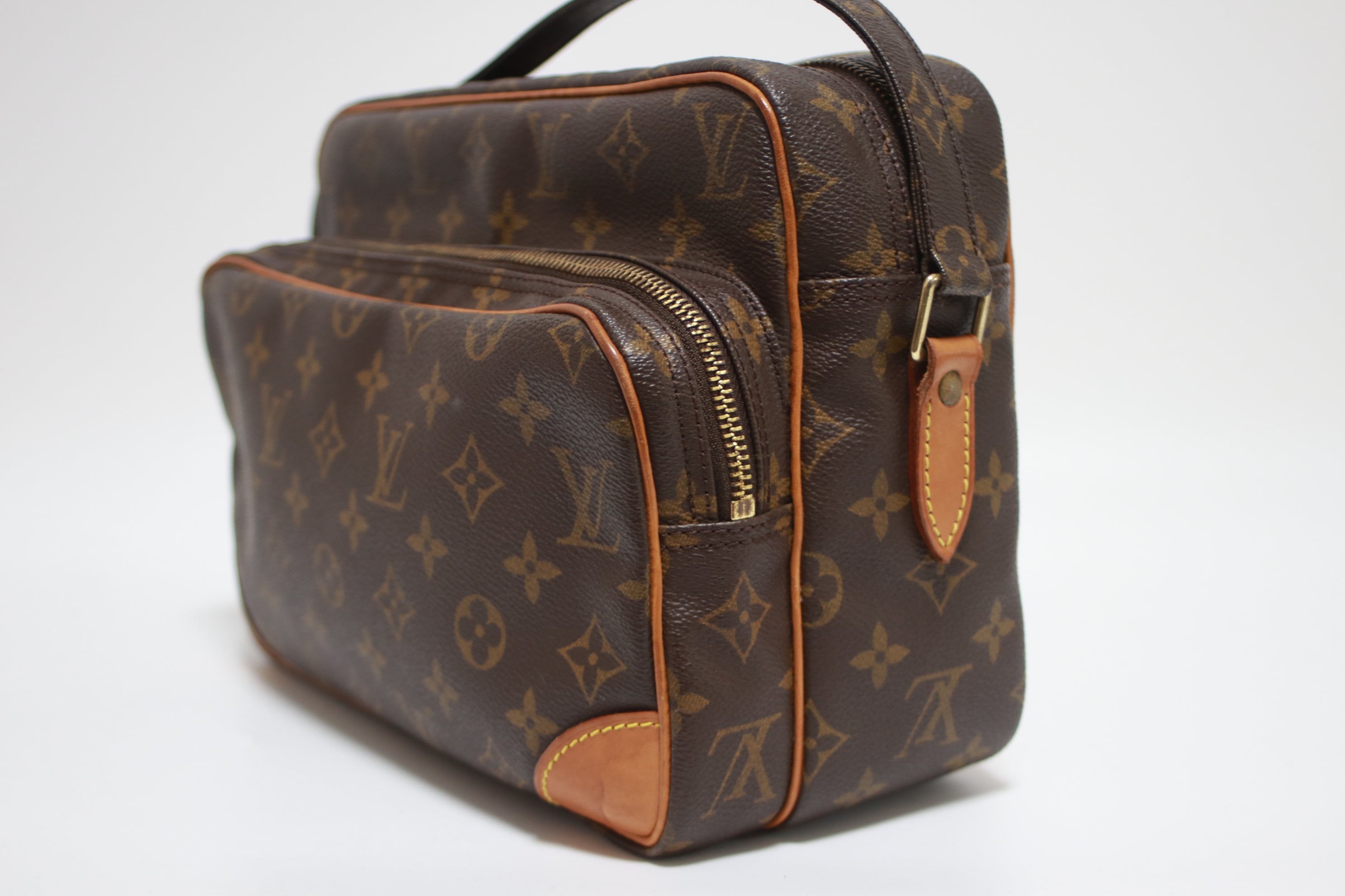 Louis Vuitton Nil Messenger Bag Used (7897)