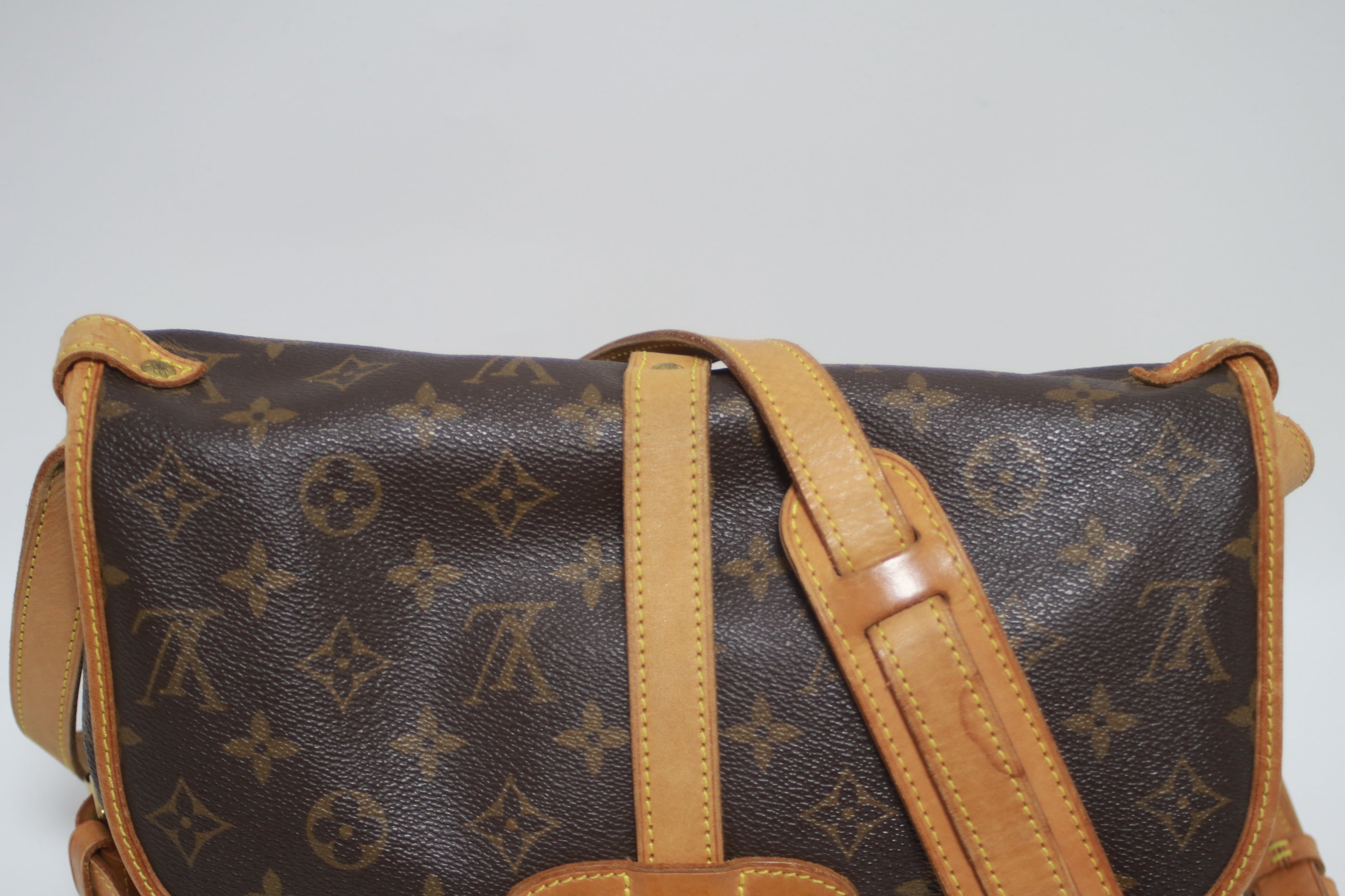 Louis Vuitton Saumur 30 Shoulder Bag Used (7794)