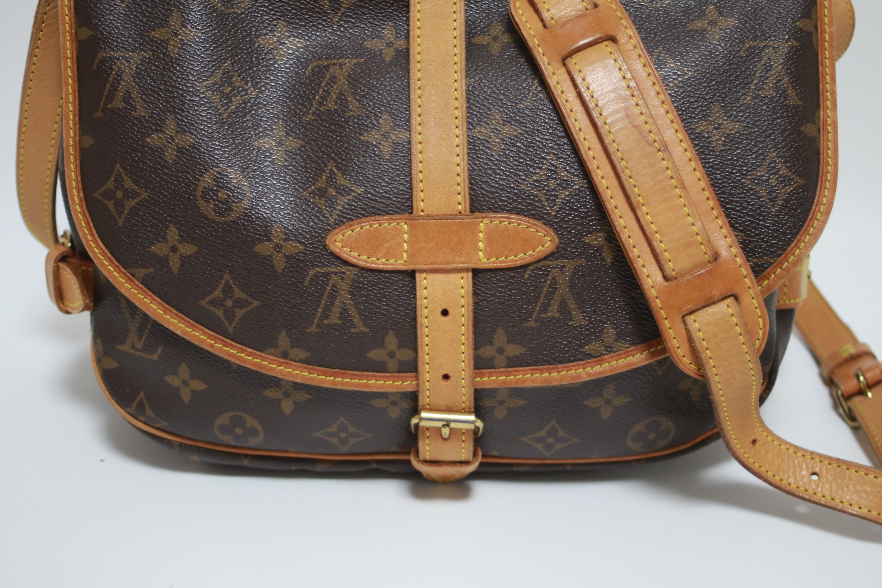 Louis Vuitton Saumur 30 Shoulder Bag Used