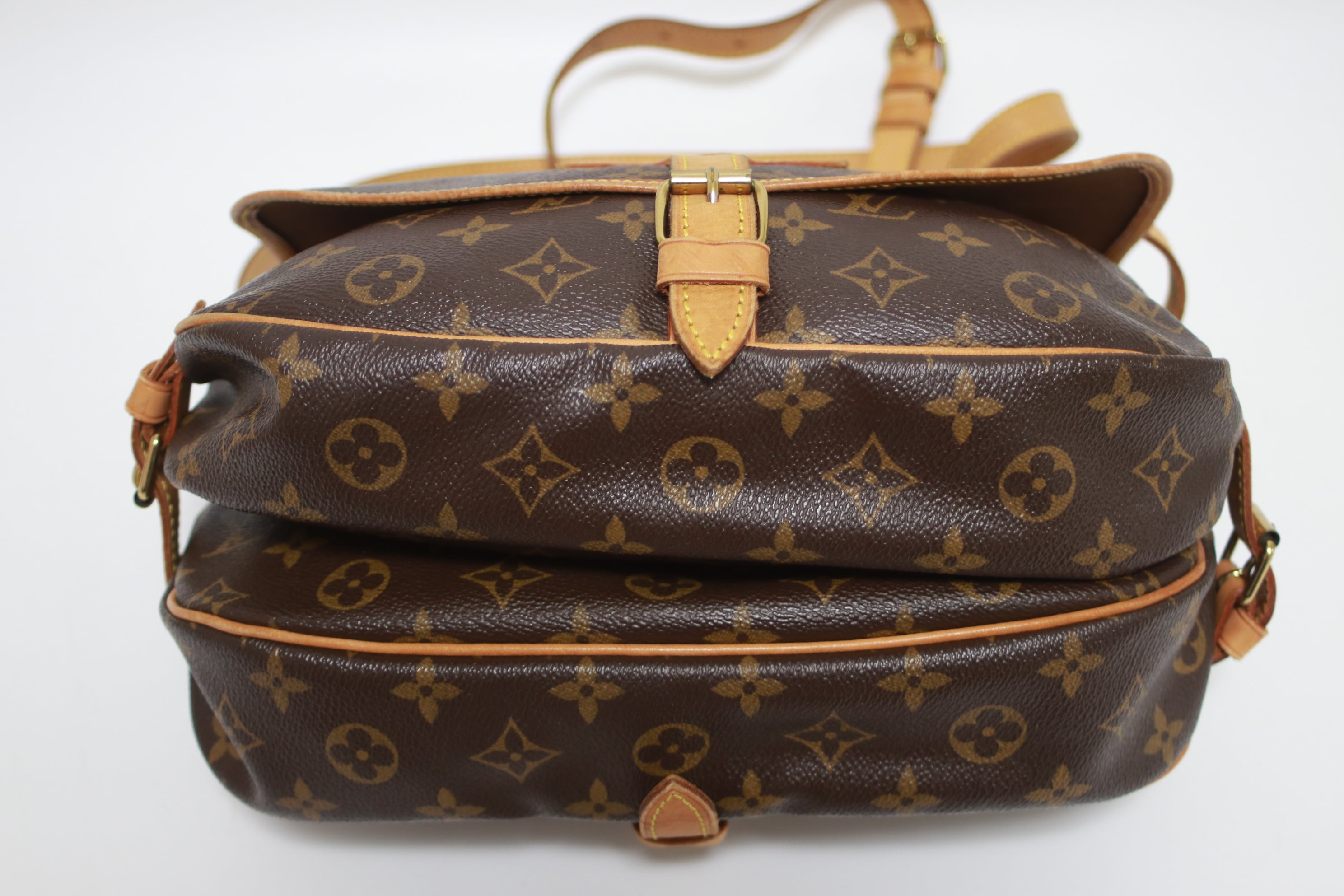 Louis Vuitton Saumur 30 Shoulder Bag Used