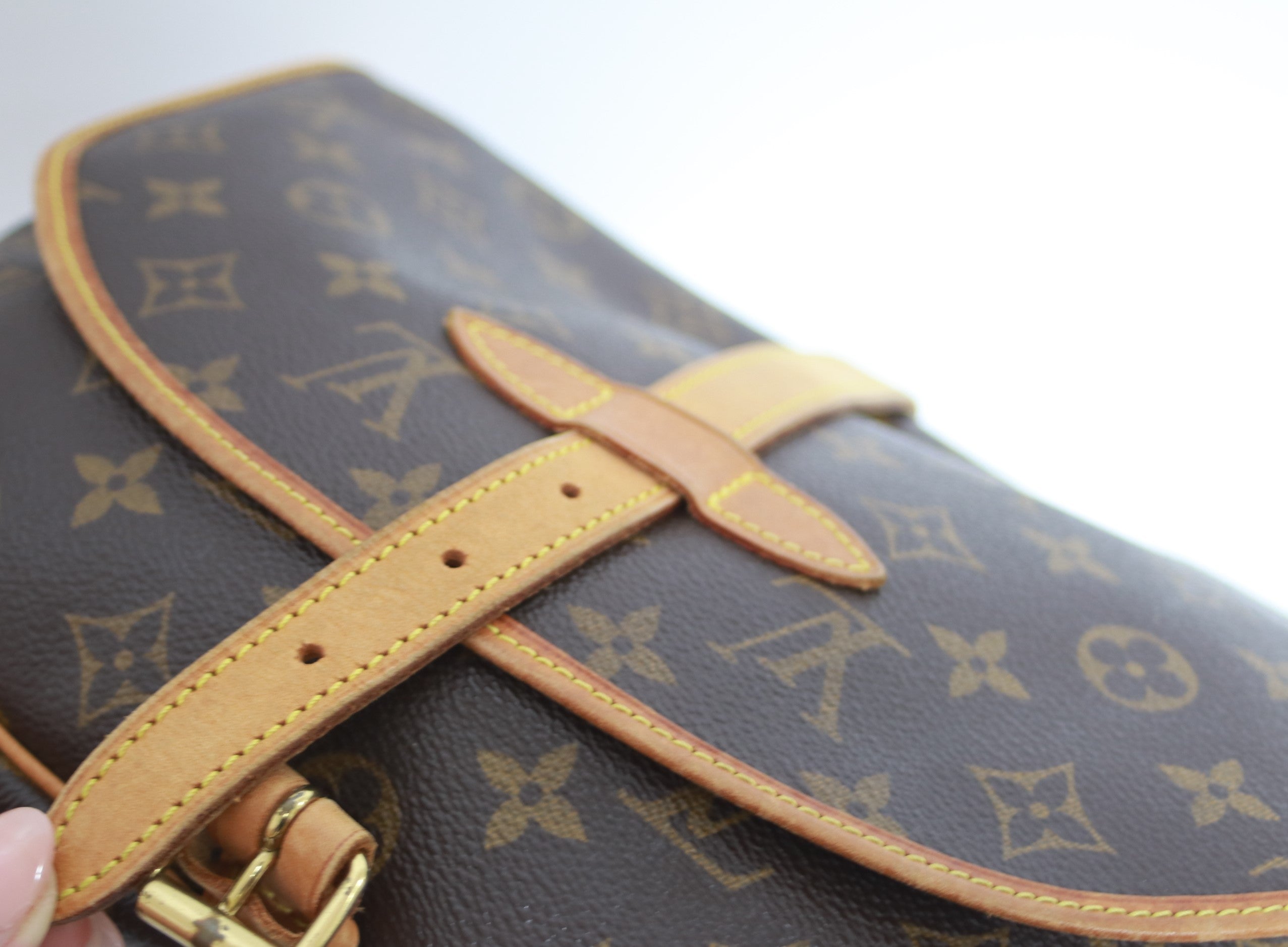 Louis Vuitton Saumur 30 Shoulder Bag Used