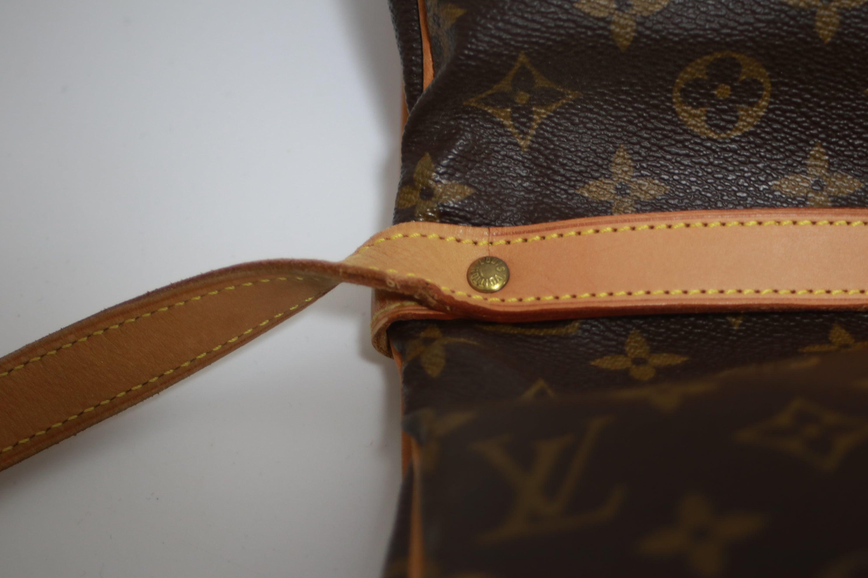 Louis Vuitton Saumur 30 Shoulder Bag Used