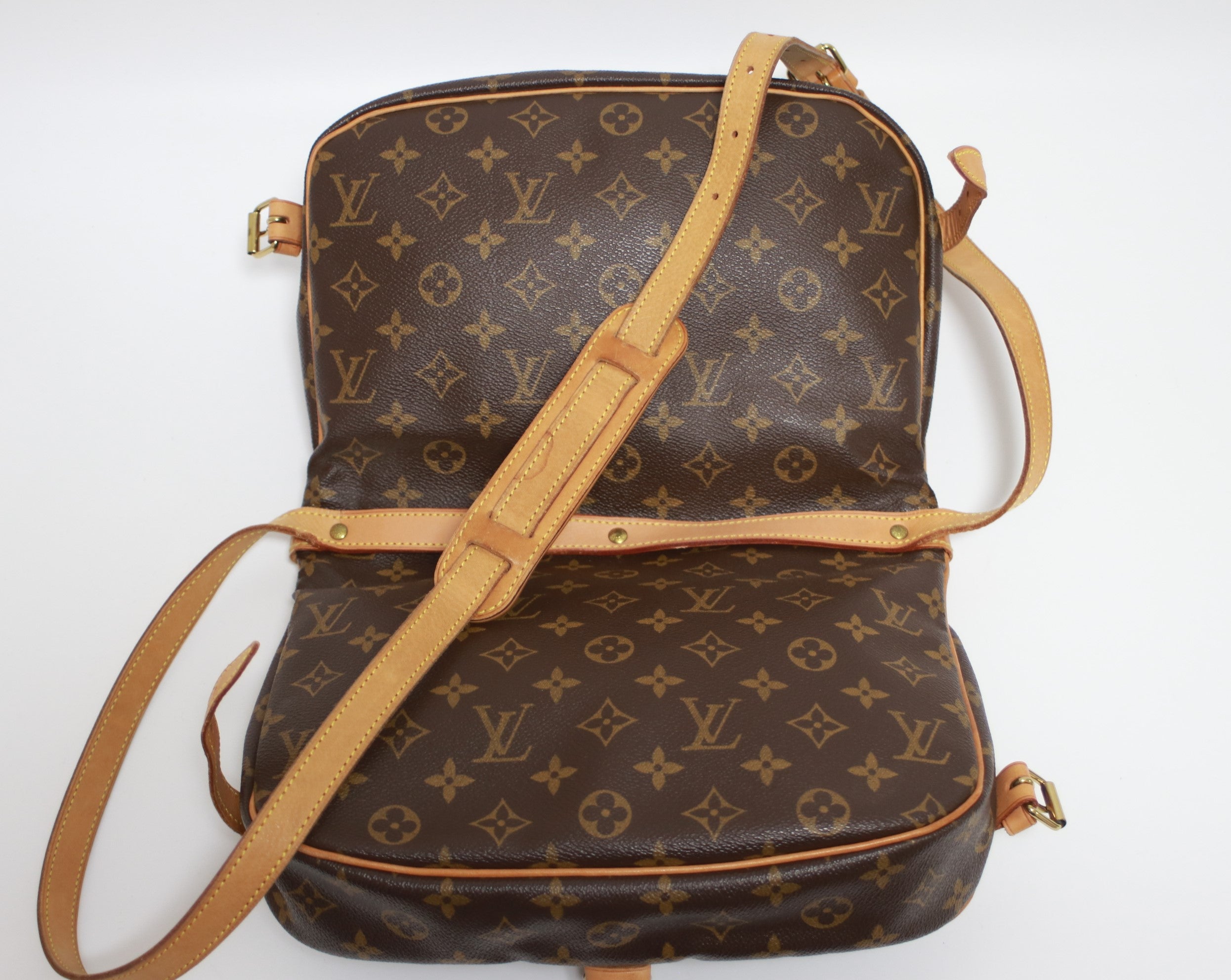 Louis Vuitton Saumur 30 Shoulder Bag Used