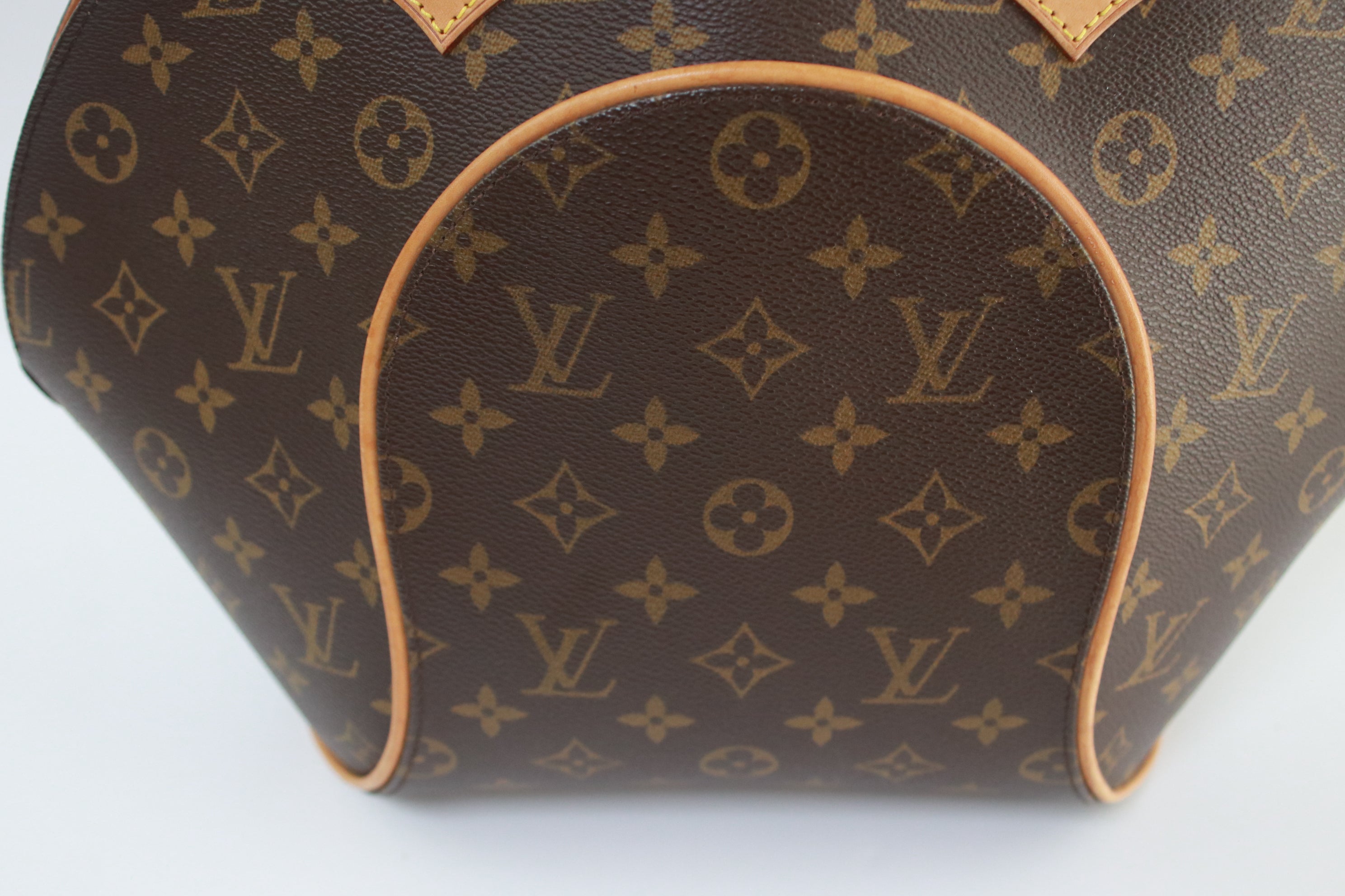 Louis Vuitton, Bags, Louis Vuitton Ellipse Mm Hand Bag