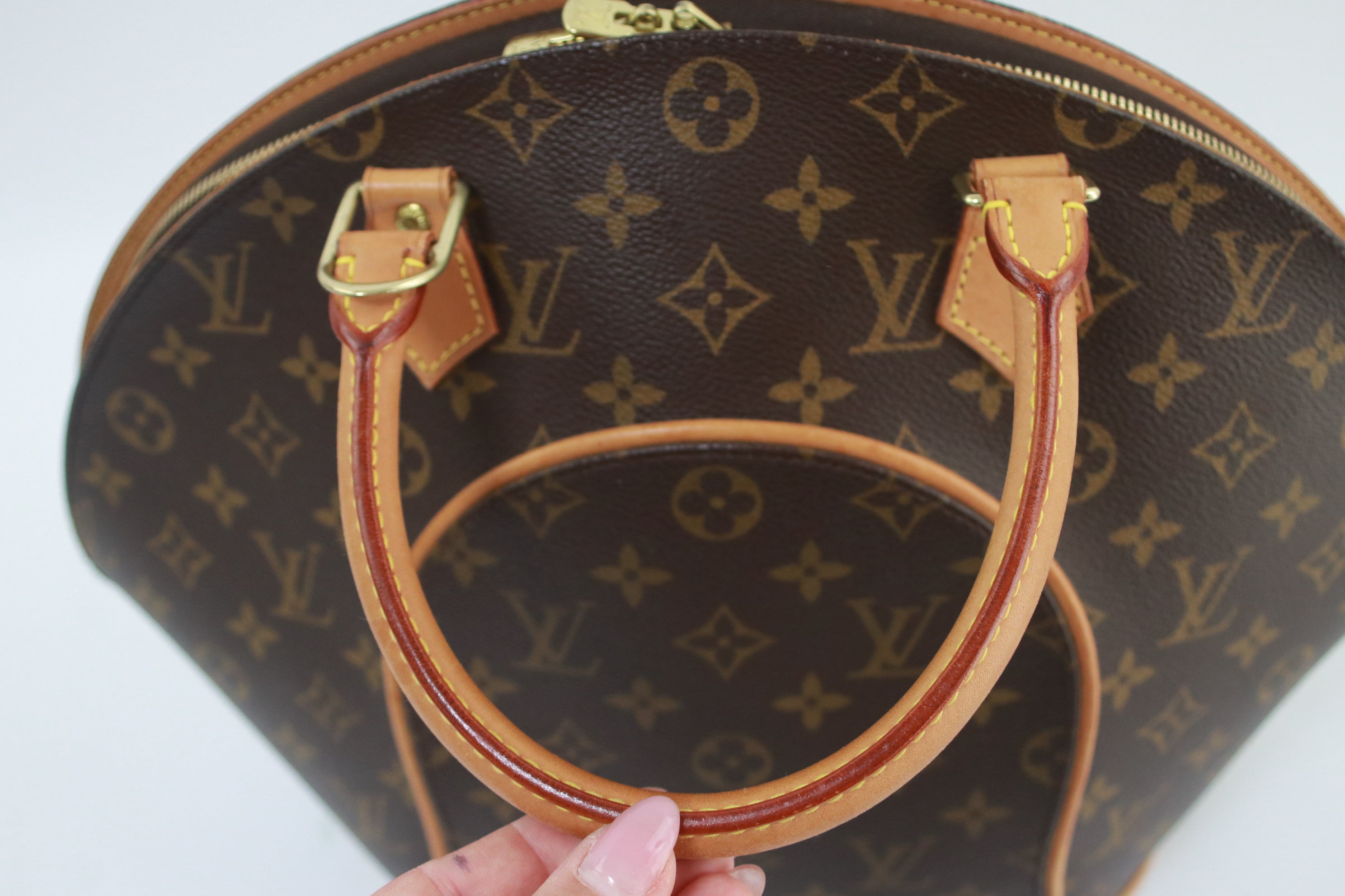 Louis Vuitton Ellipse mm Handbag used (6808)