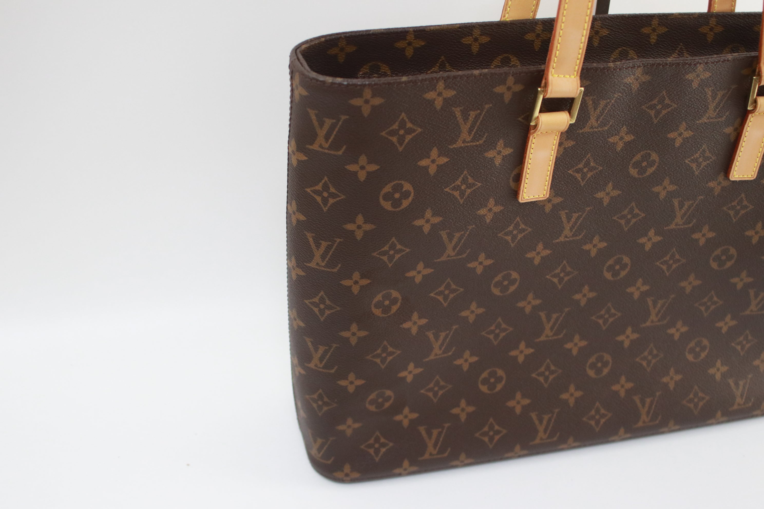 Louis Vuitton Alma PM Handbag Used (6776)