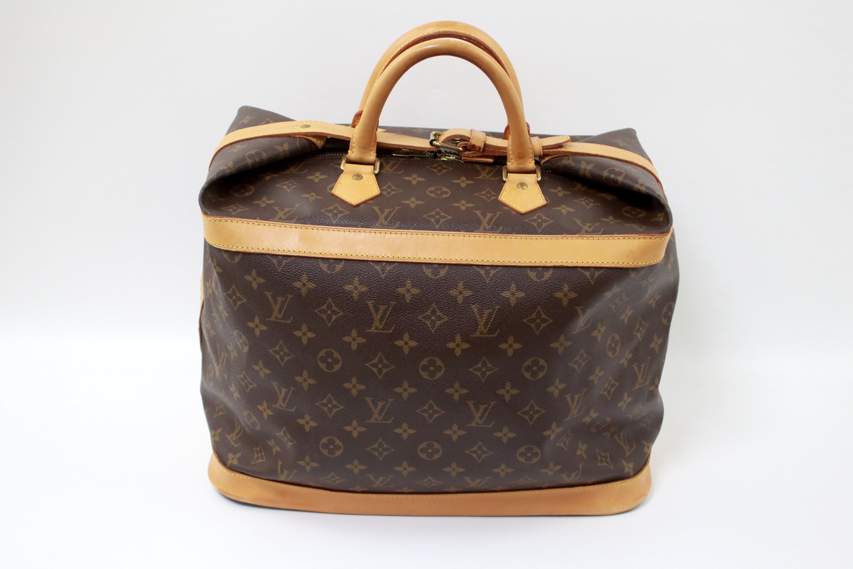 Used louis vuitton store travel bag