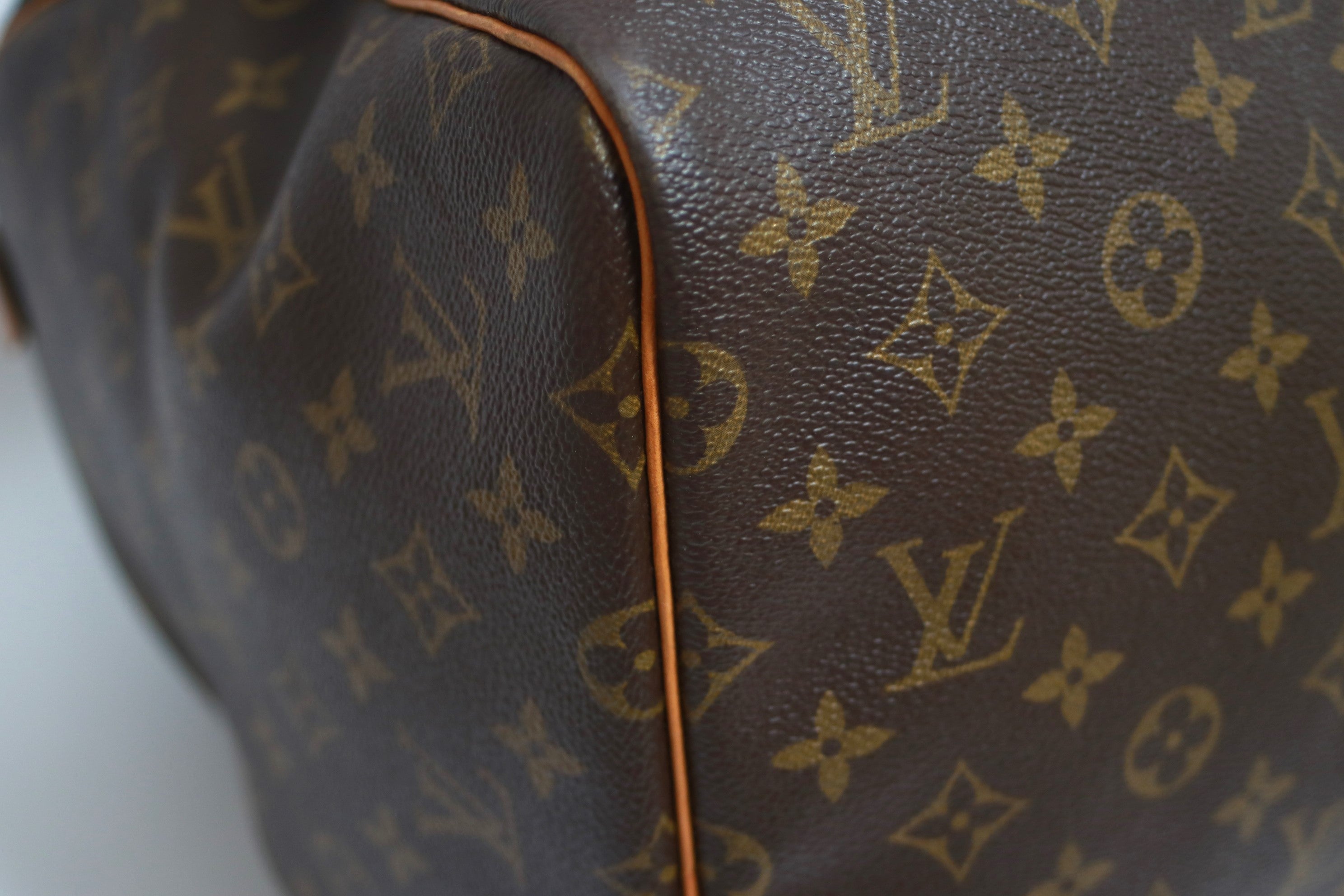 Louis Vuitton Keepall 55 Duffle Bag Used