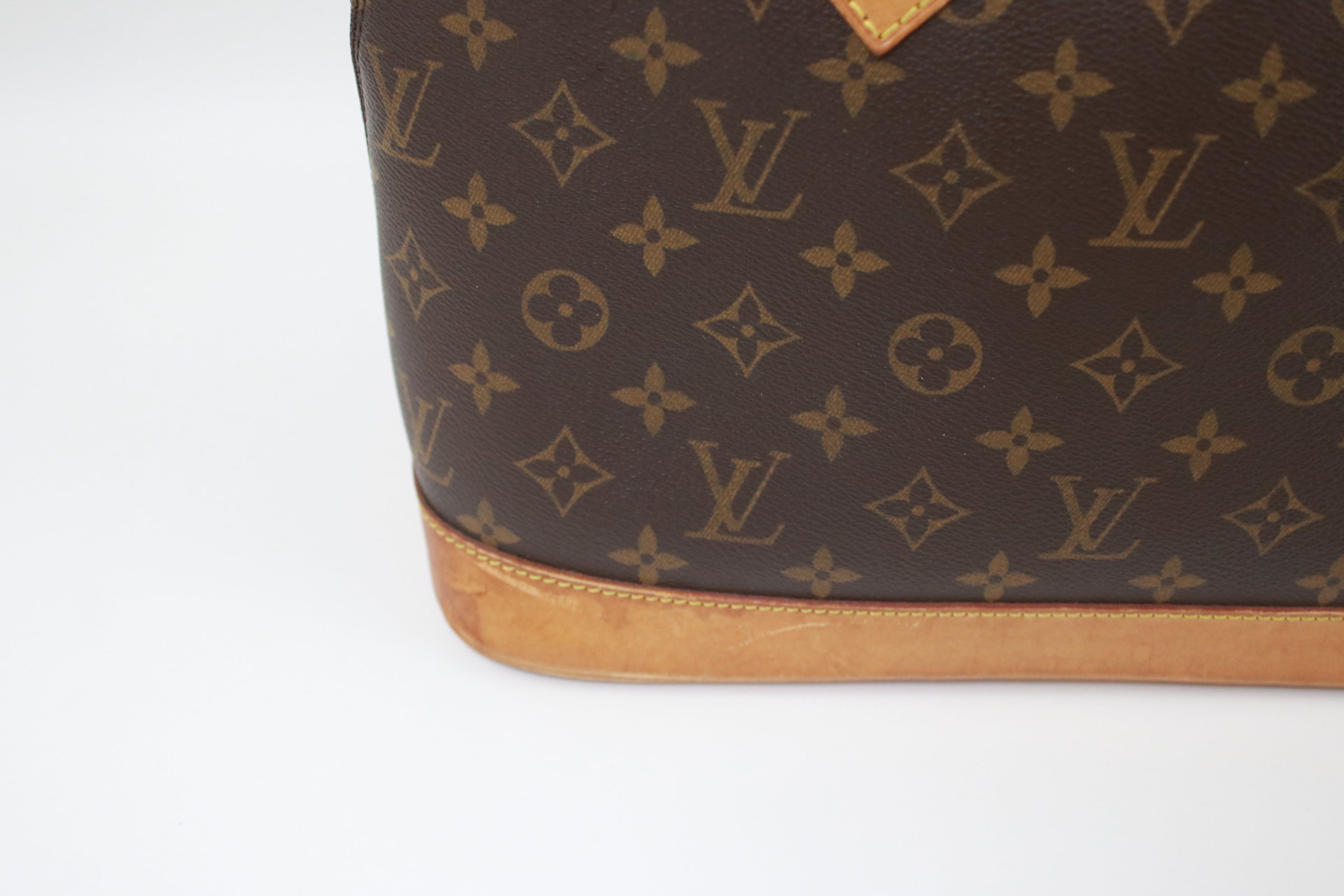 Louis Vuitton Alma PM Handbag Used (6809)