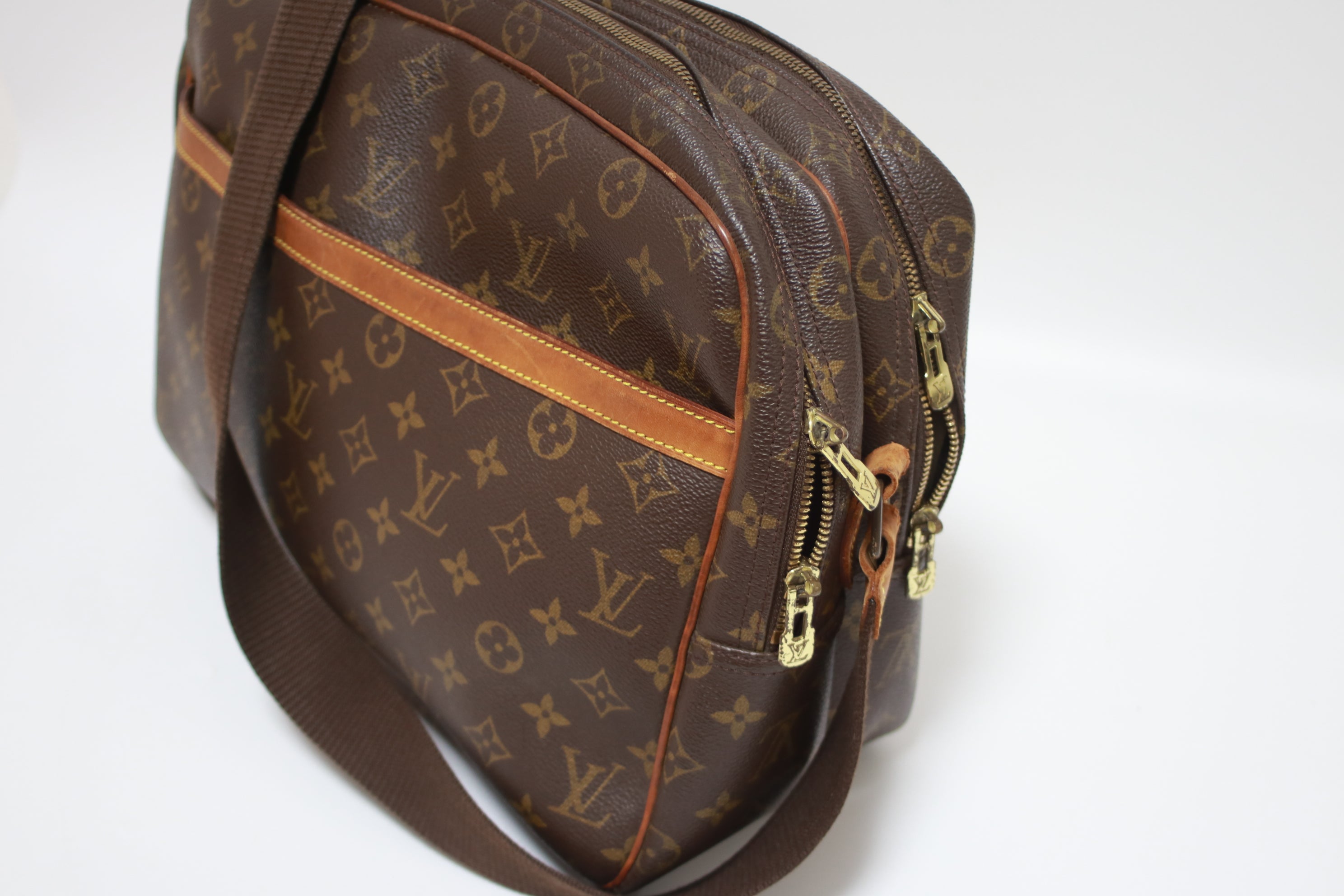 Louis Vuitton Reporter GM Messenger Bag Used