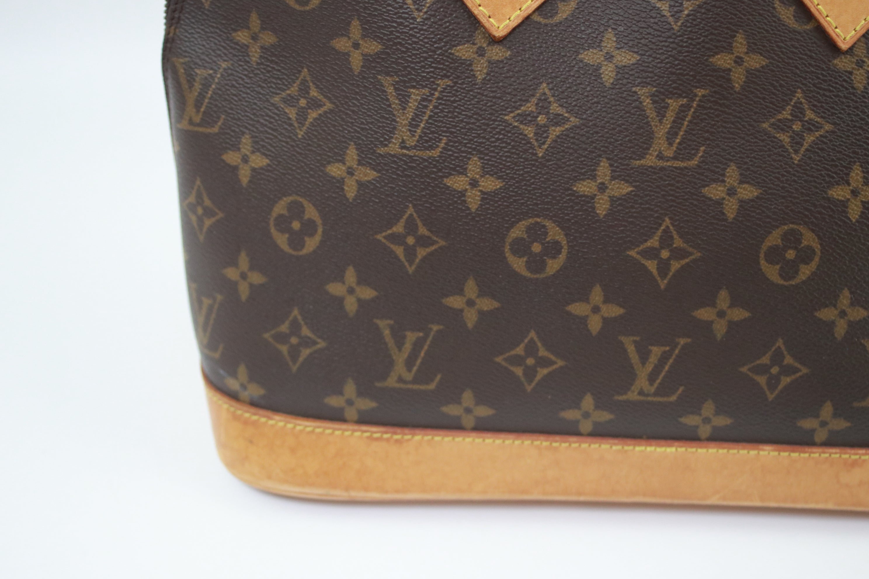 Louis Vuitton Alma PM Handbag Used (6809)