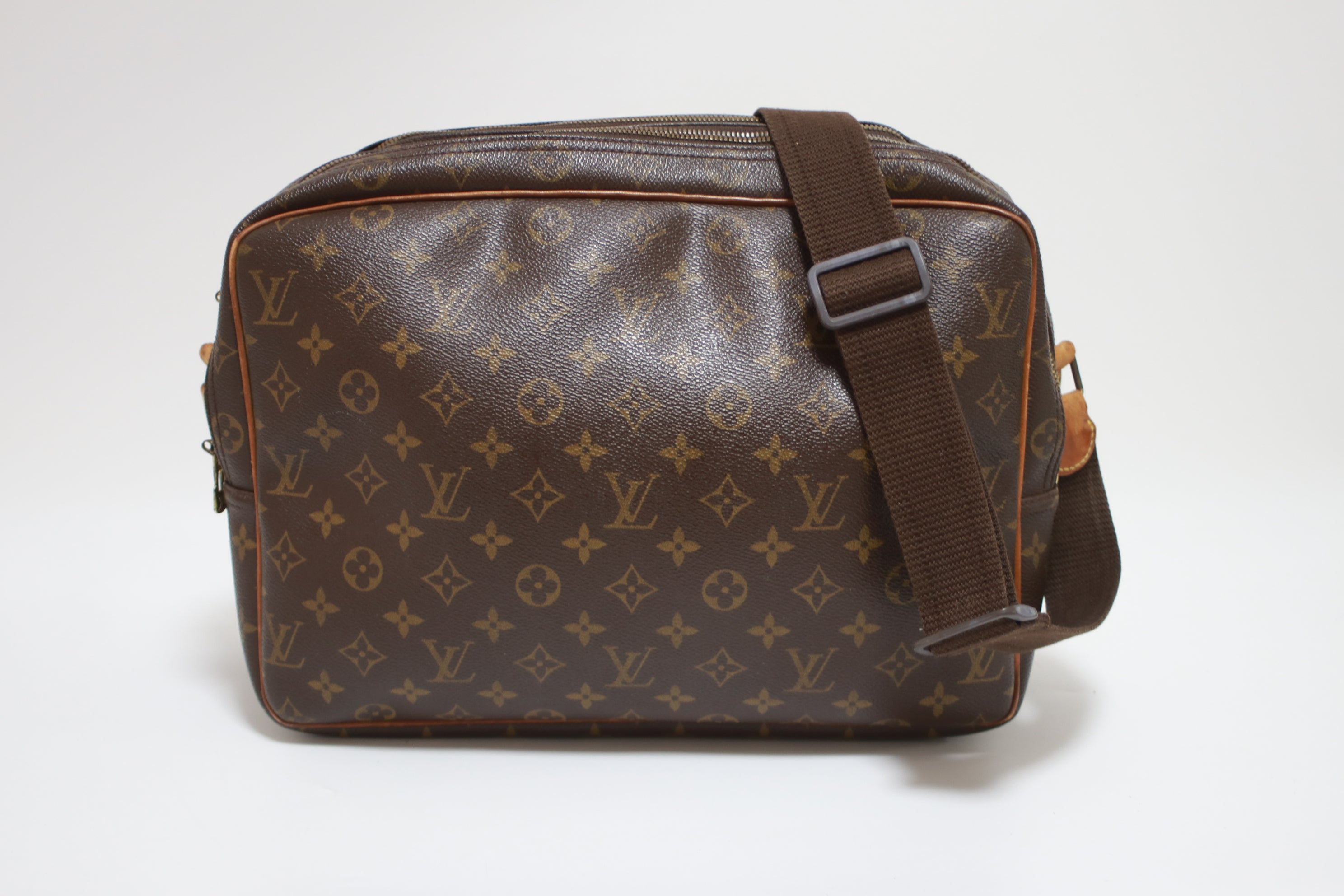 Louis Vuitton Reporter GM Messenger Bag Used