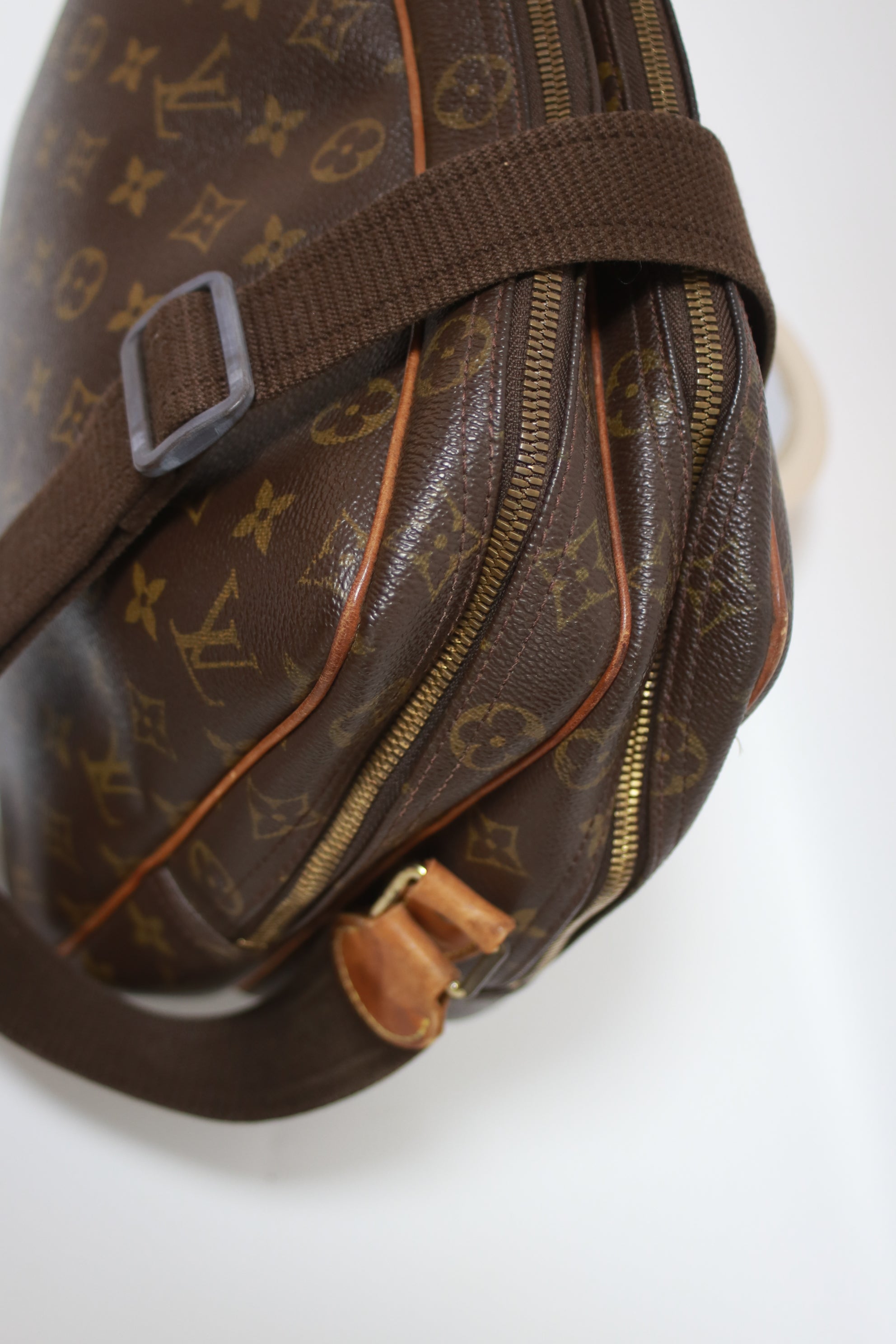 Louis Vuitton Reporter GM Messenger Bag Used