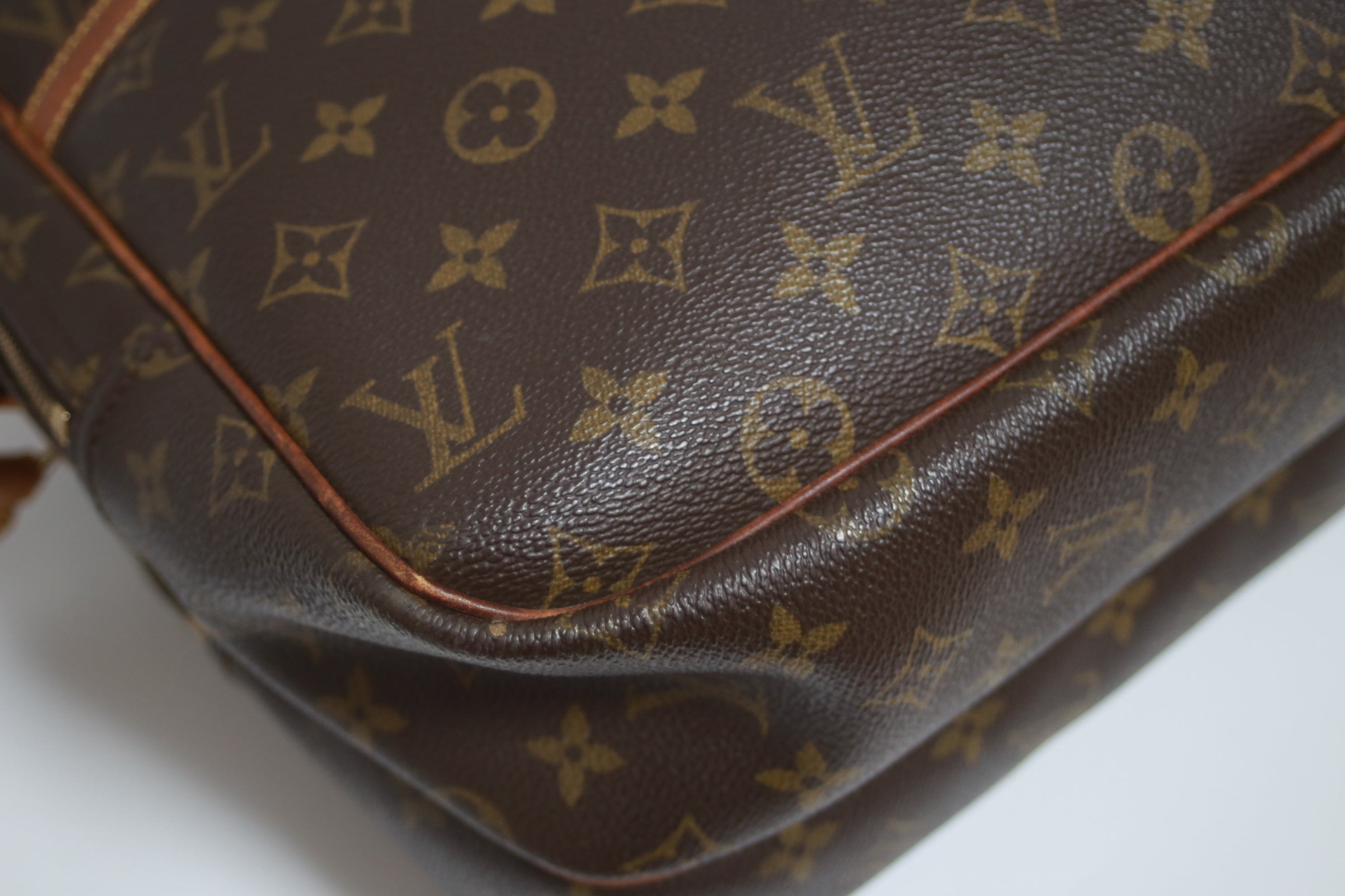 Louis Vuitton Reporter GM Messenger Bag Used