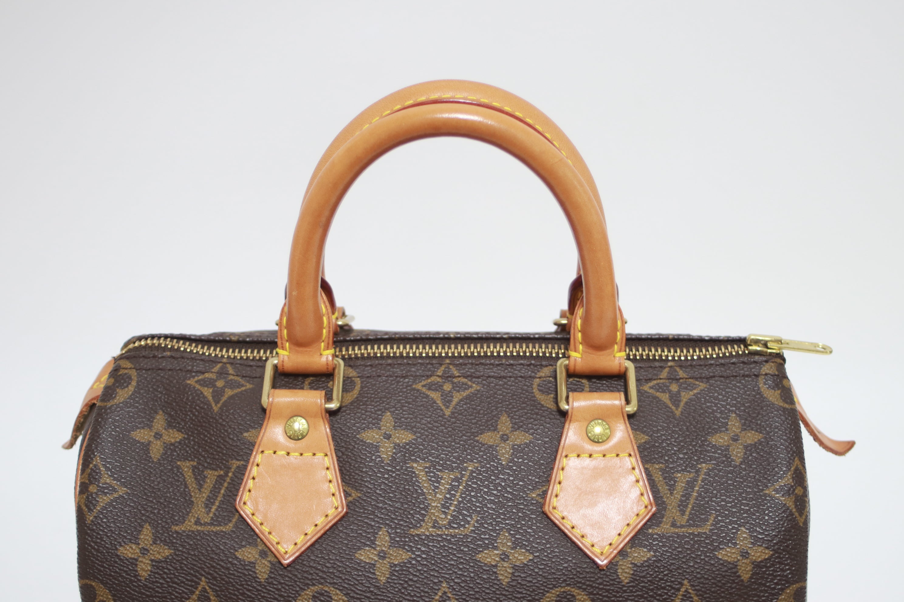 Louis Vuitton Speedy 25 Handbag Used