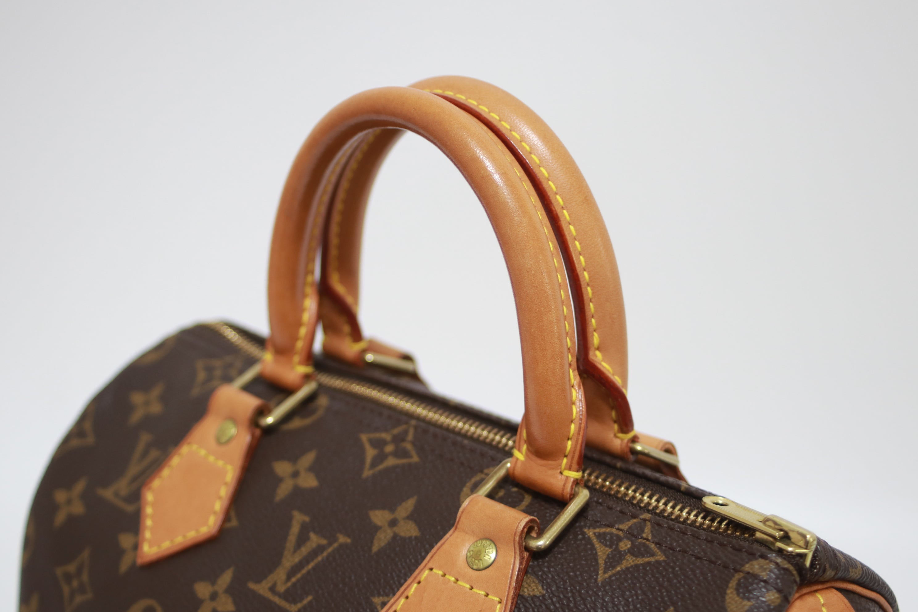 Louis Vuitton Speedy 25 Handbag Used