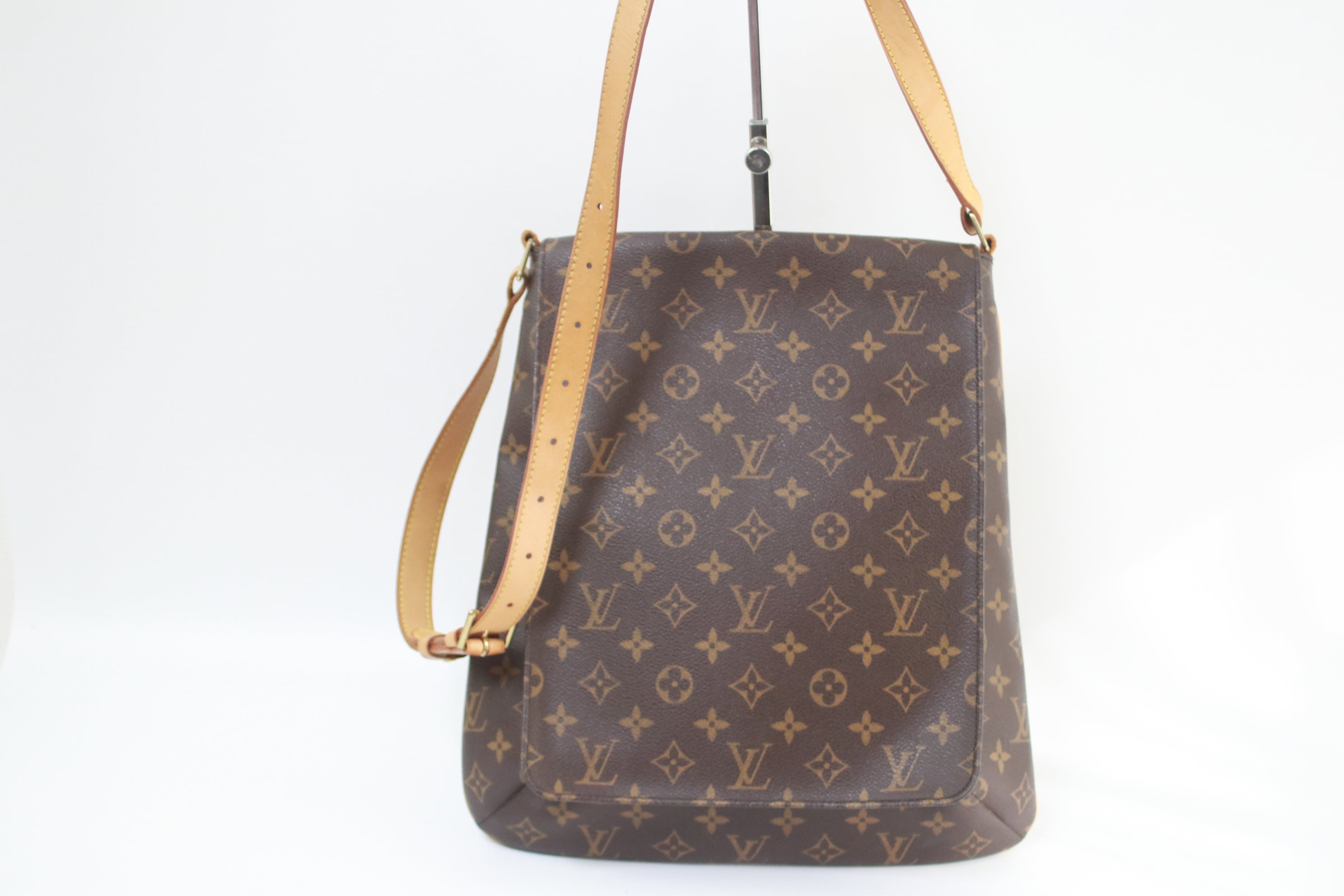 Louis Vuitton Musette GM Shoulder Bag