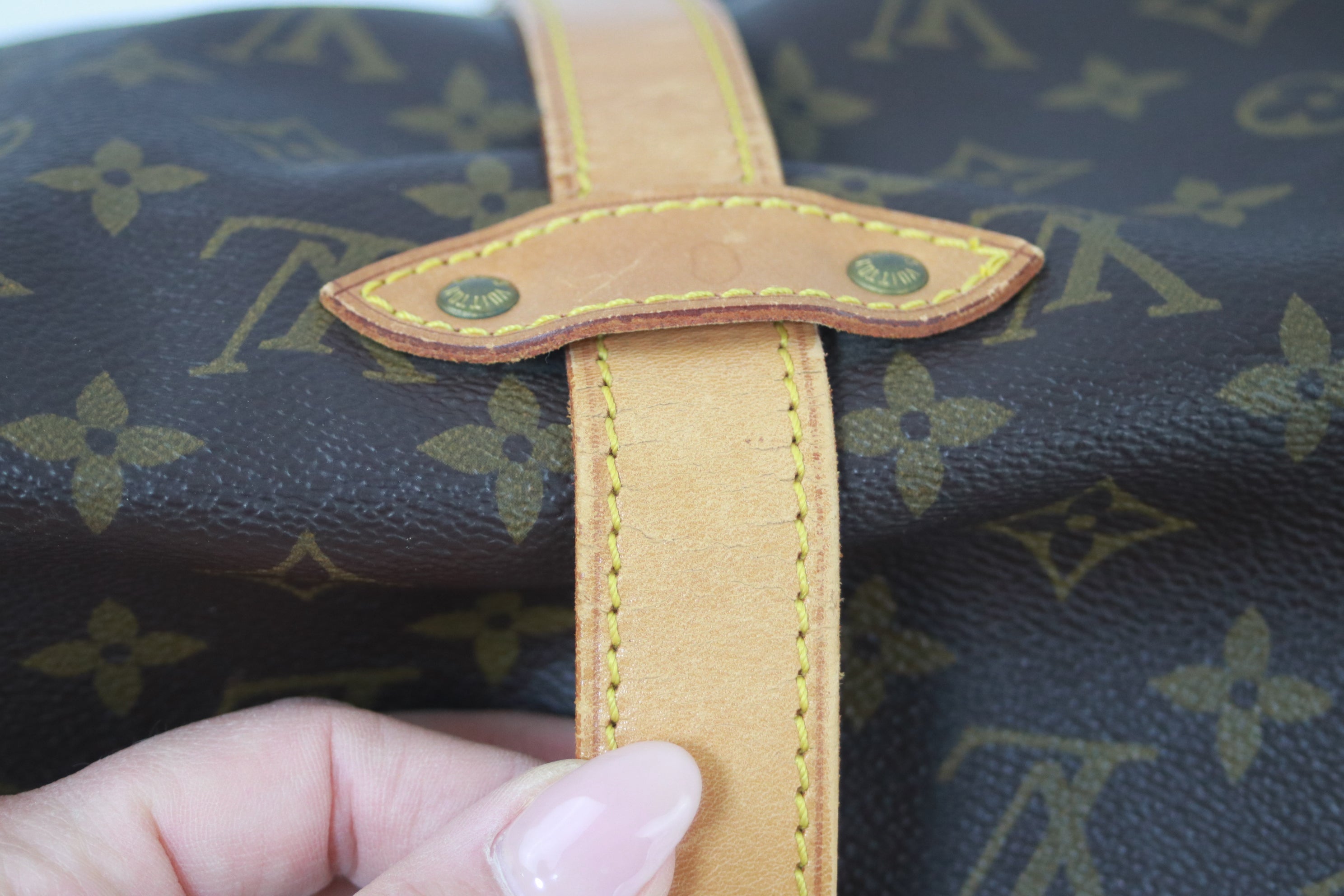 Louis Vuitton Saumur 35 Messenger