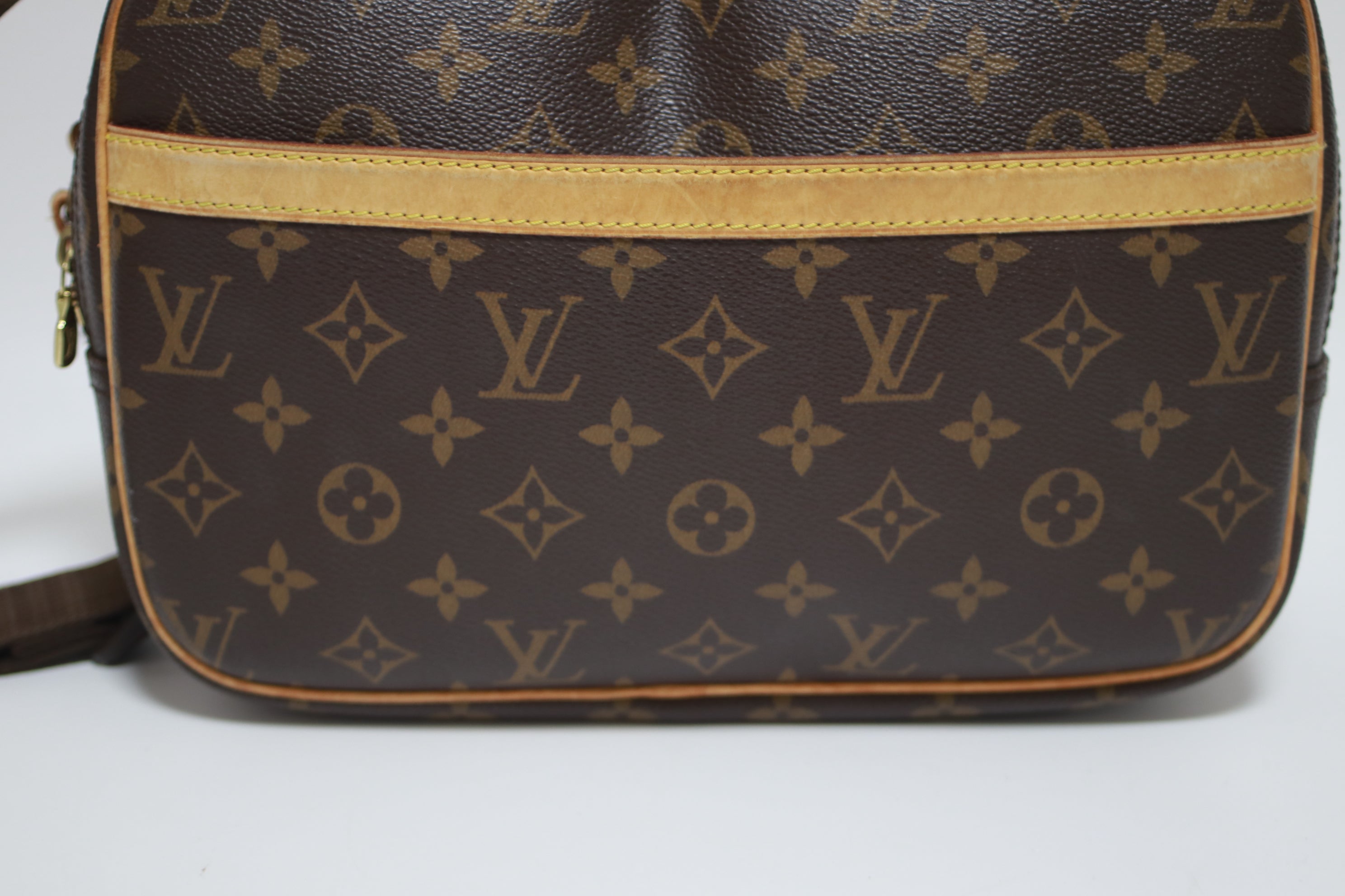 Louis Vuitton Reporter PM Messenger Bag Used (7985)