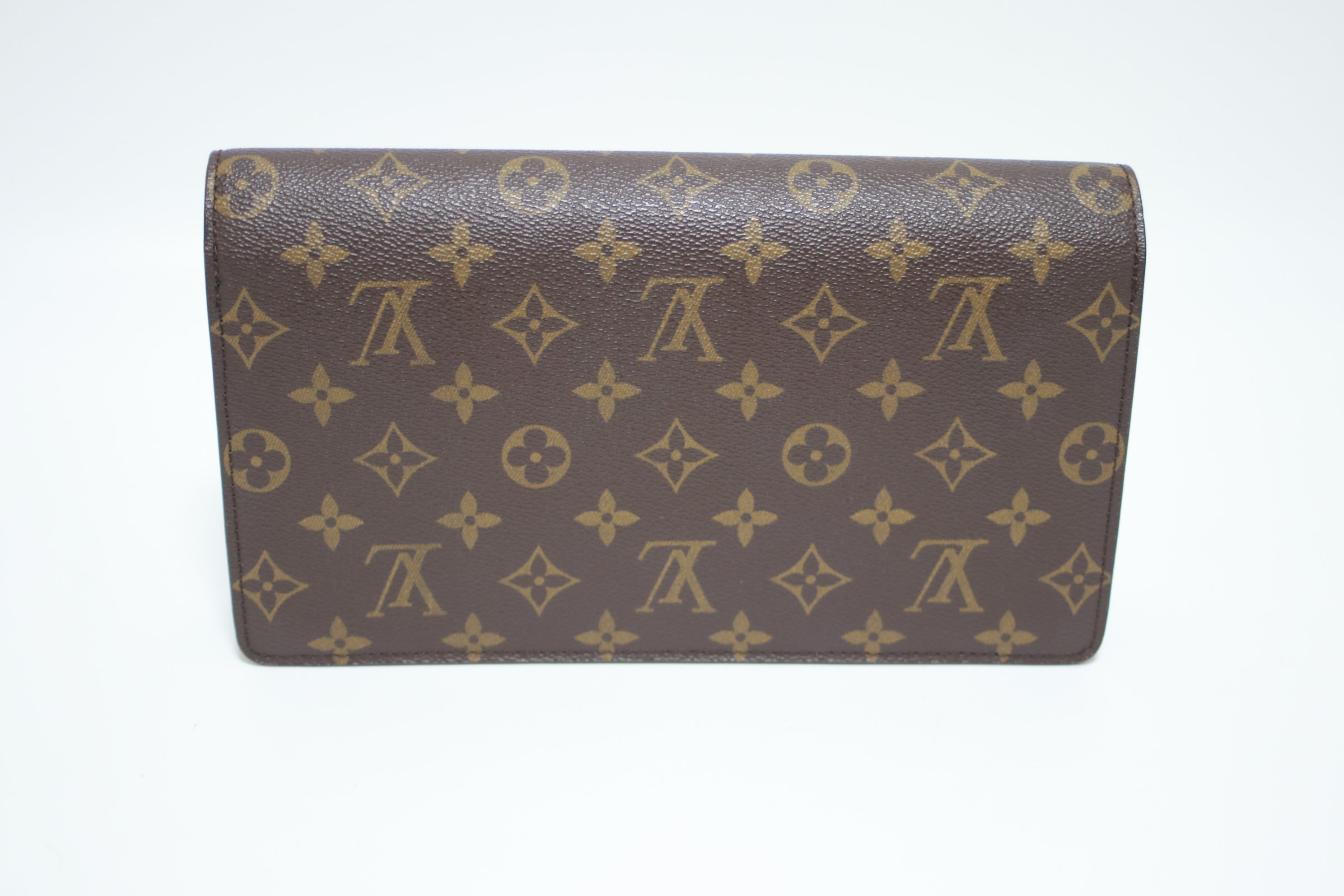 Louis Vuitton Chaillot Clutch Used