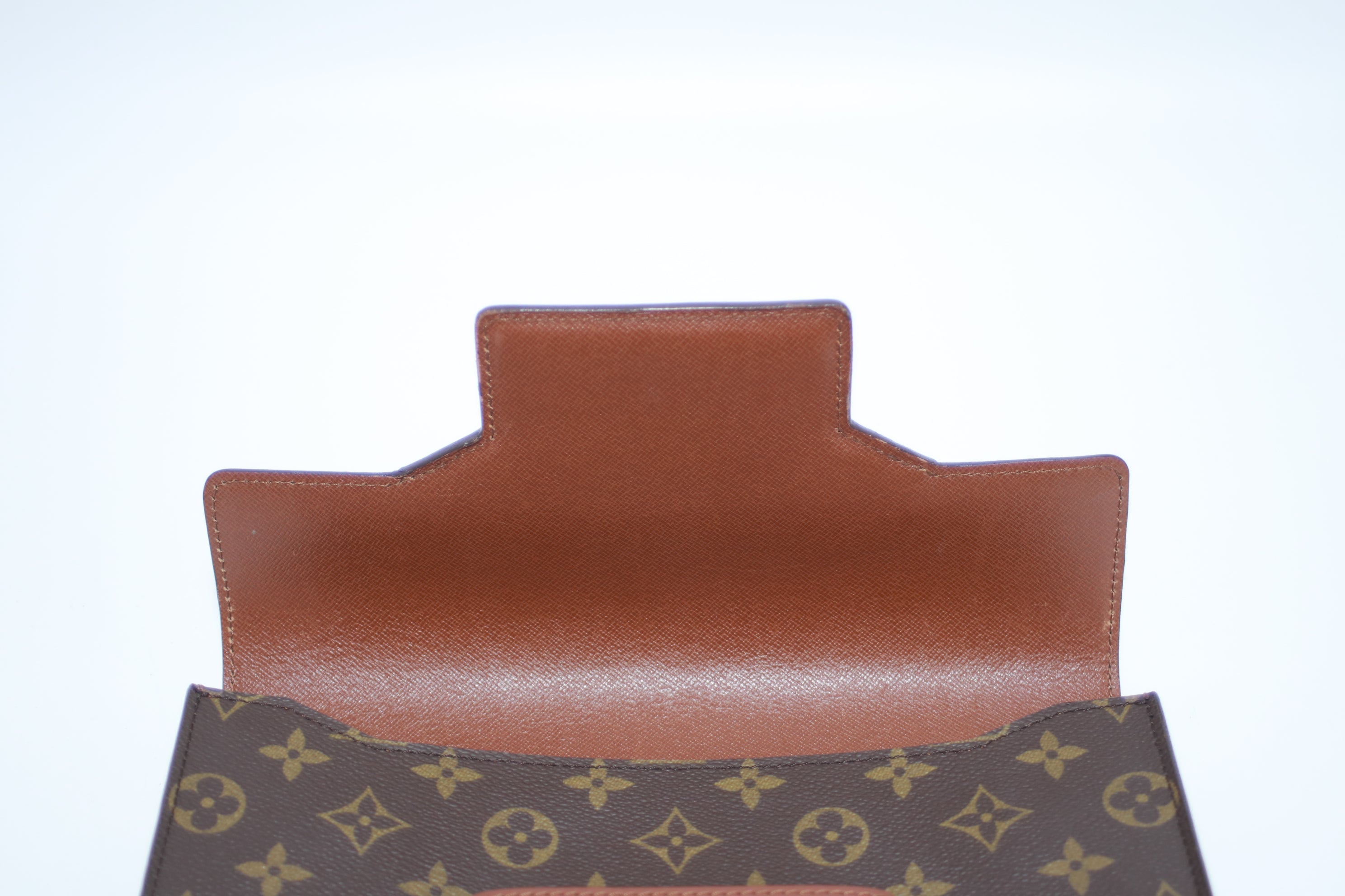 Louis Vuitton Chaillot Clutch Used