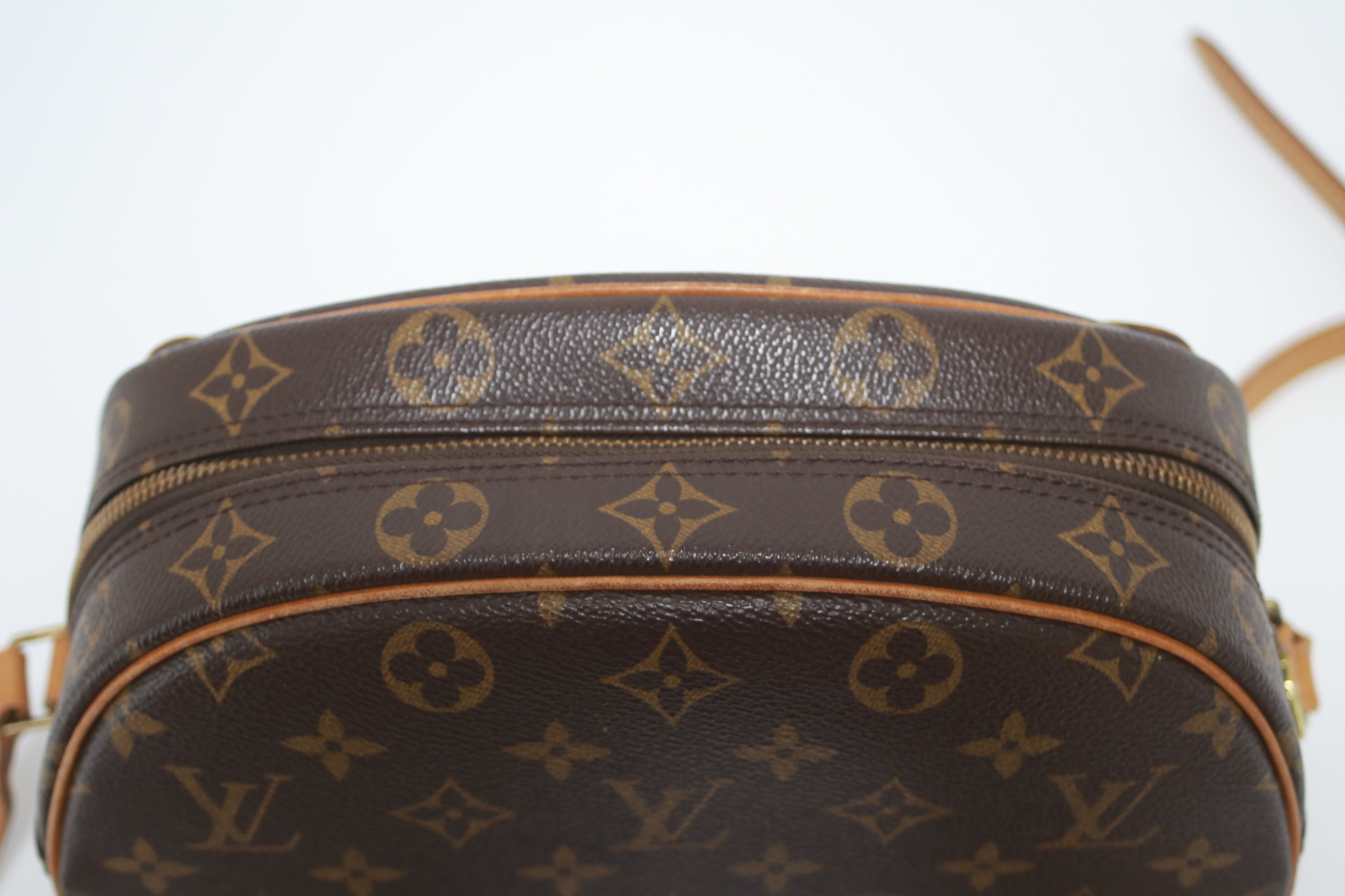 Louis Vuitton Blois Shoulder Bag Used