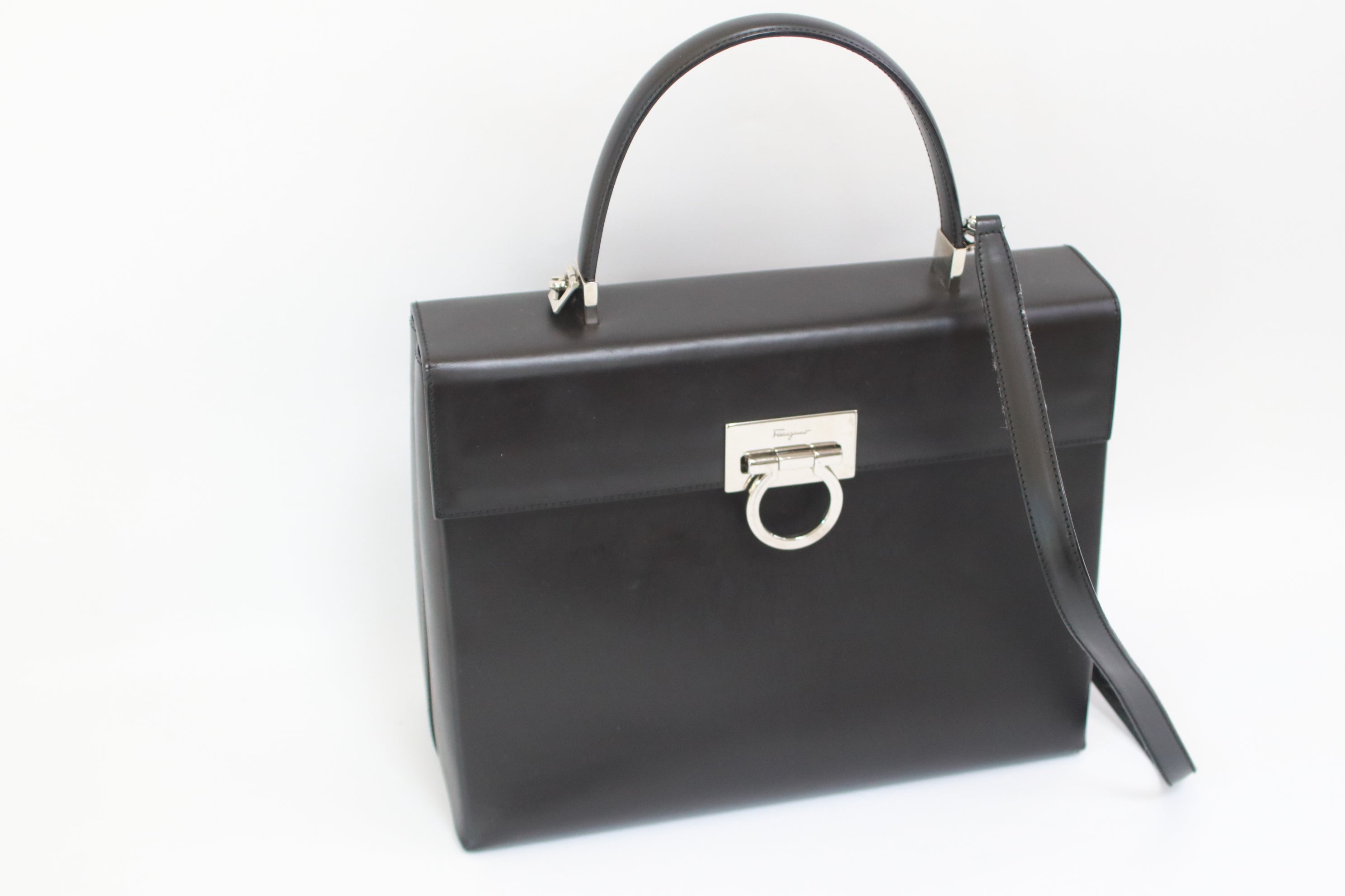 Ferragamo Gacini Handbag Black Used (6944)