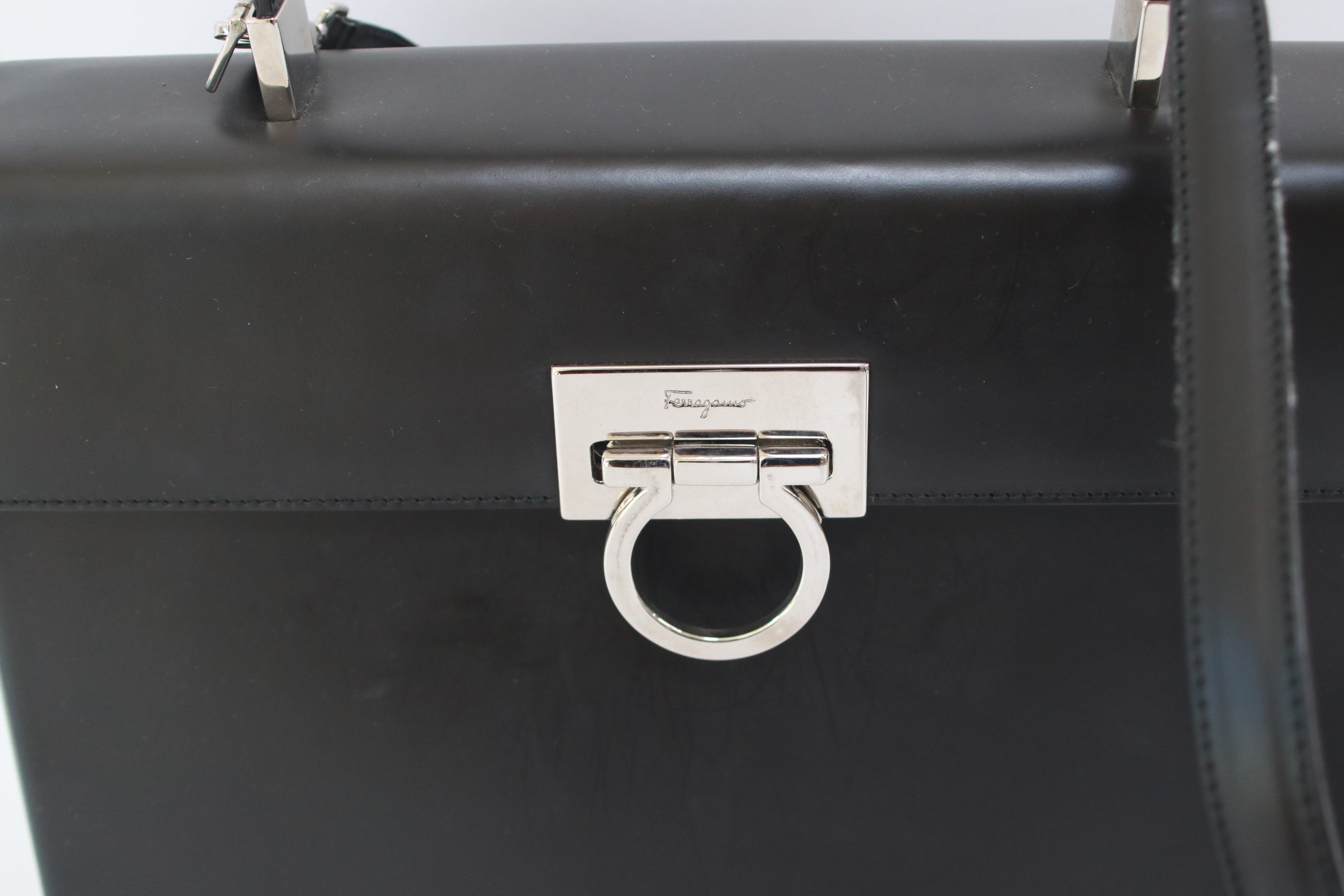 Ferragamo Gacini Handbag Black Used (6944)