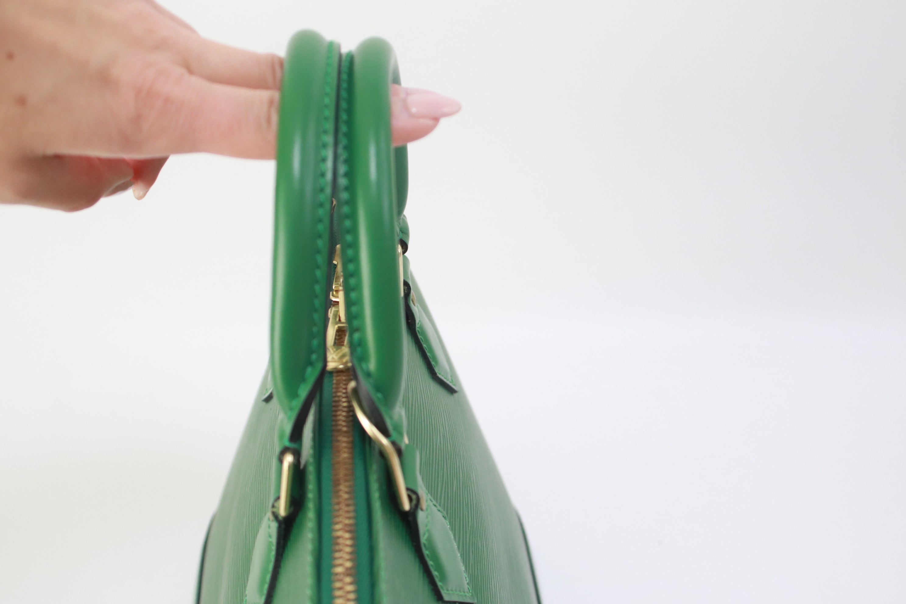 Louis Vuitton Alma Epi Green Handbag Used (7026)