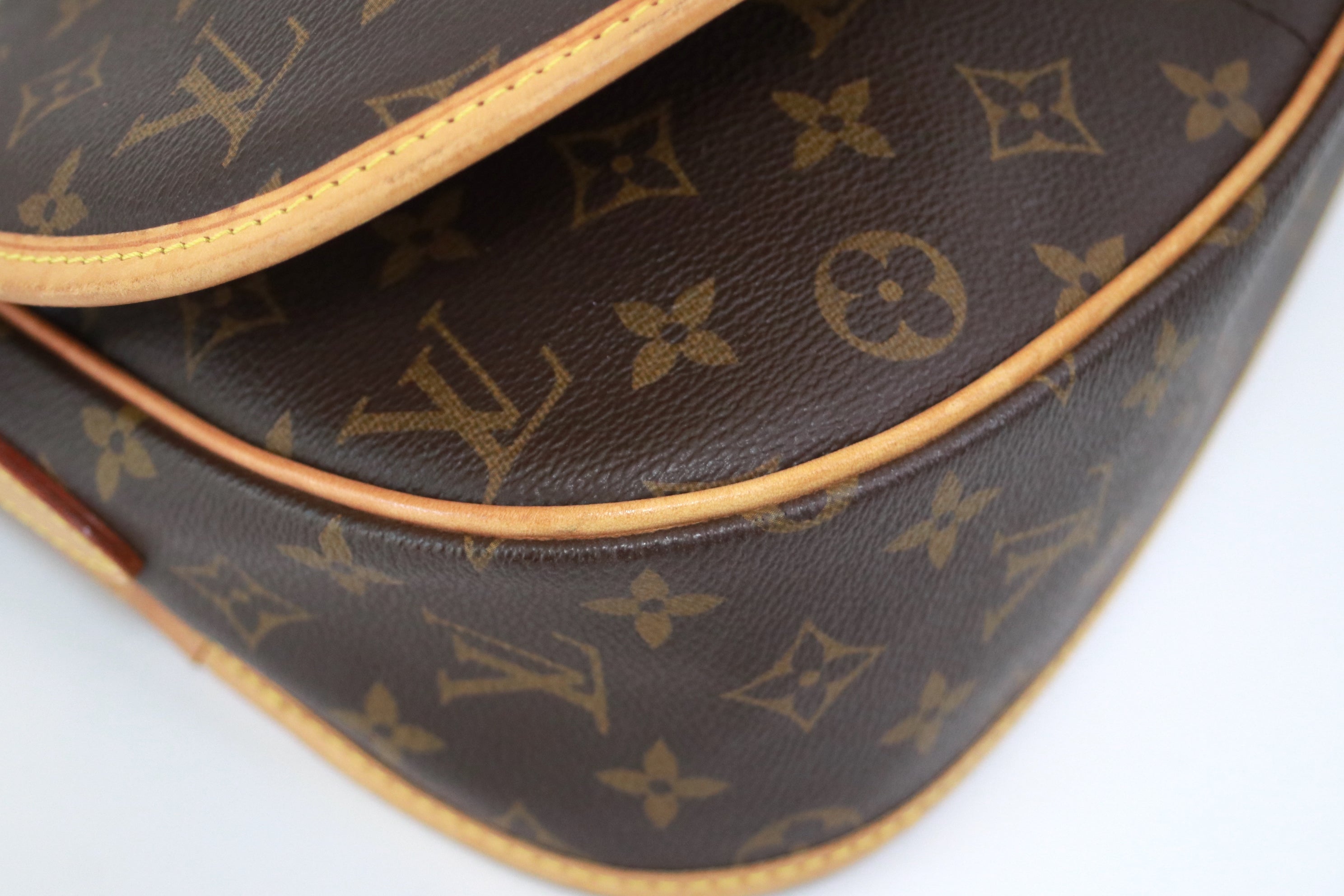 Louis Vuitton Menilmontant PM Shoulder Bag Used (6610)