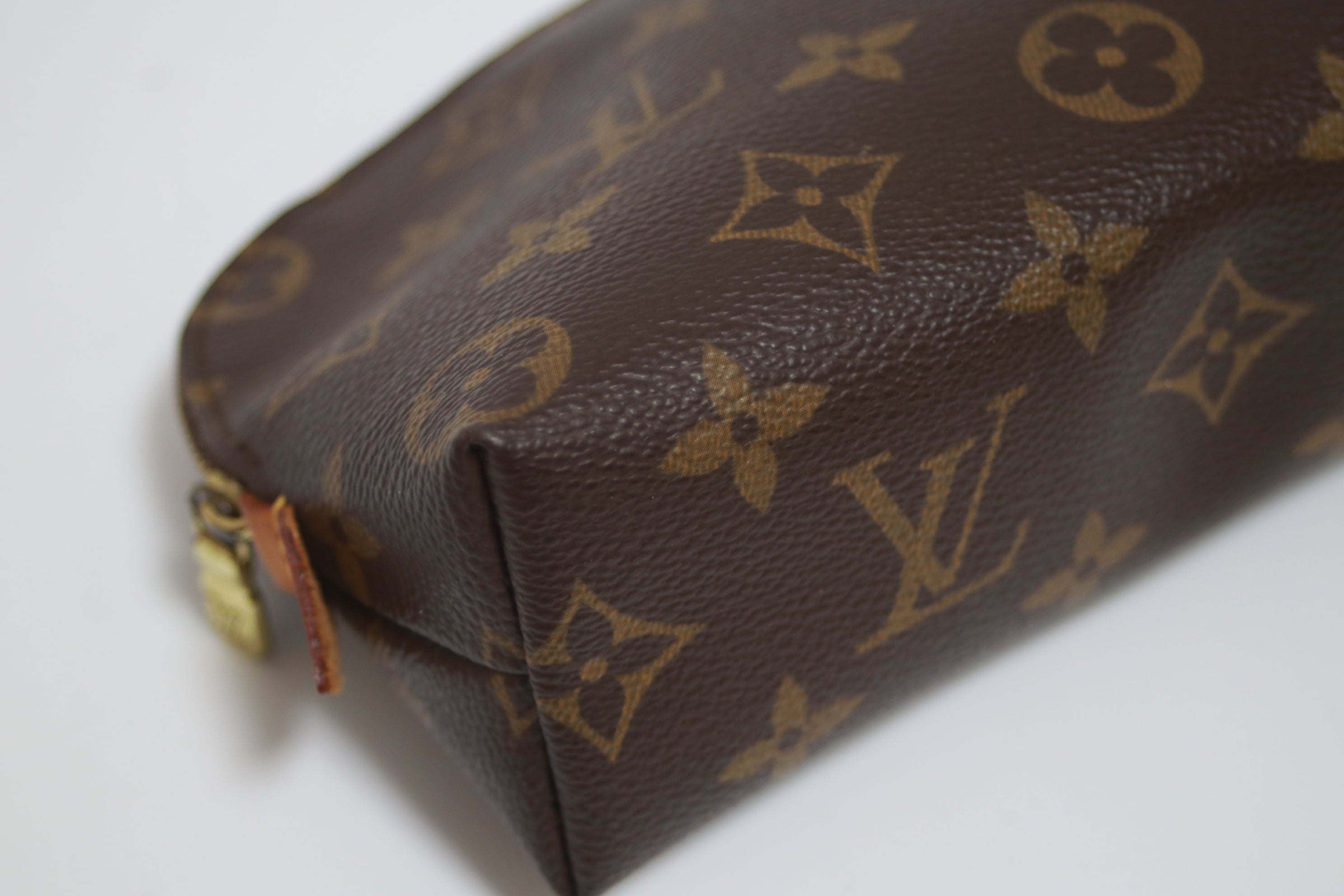 Louis Vuitton Cosmetic Pouch Monogram Used (8046)