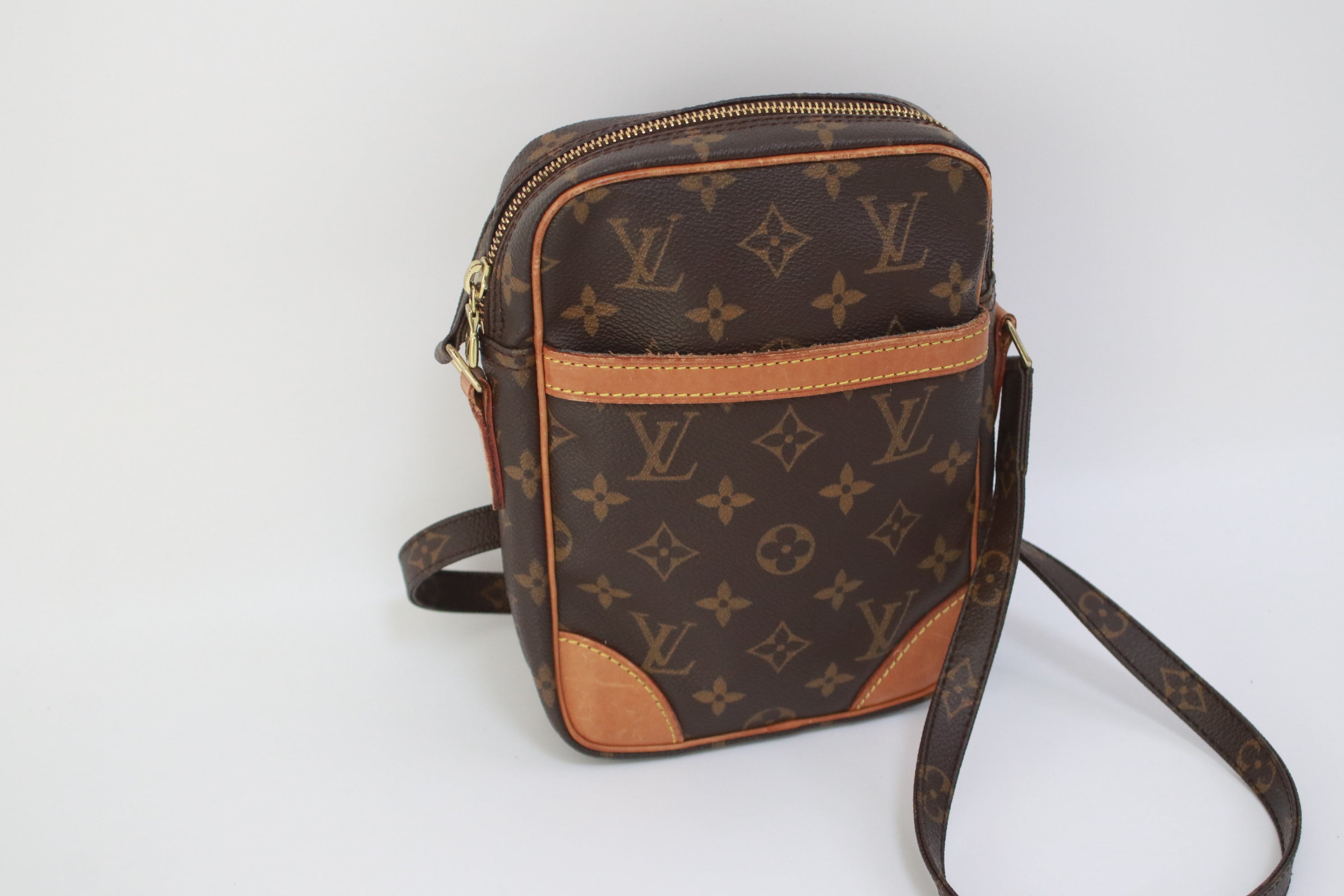 Louis Vuitton Danube Shoulder Bag Used (6756)
