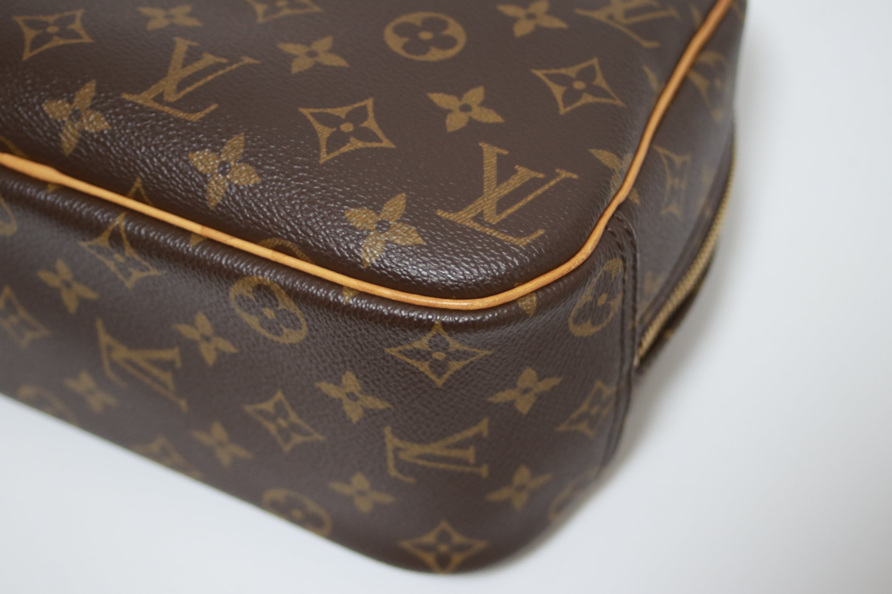 Louis Vuitton Trouville Handbag Used (8065)