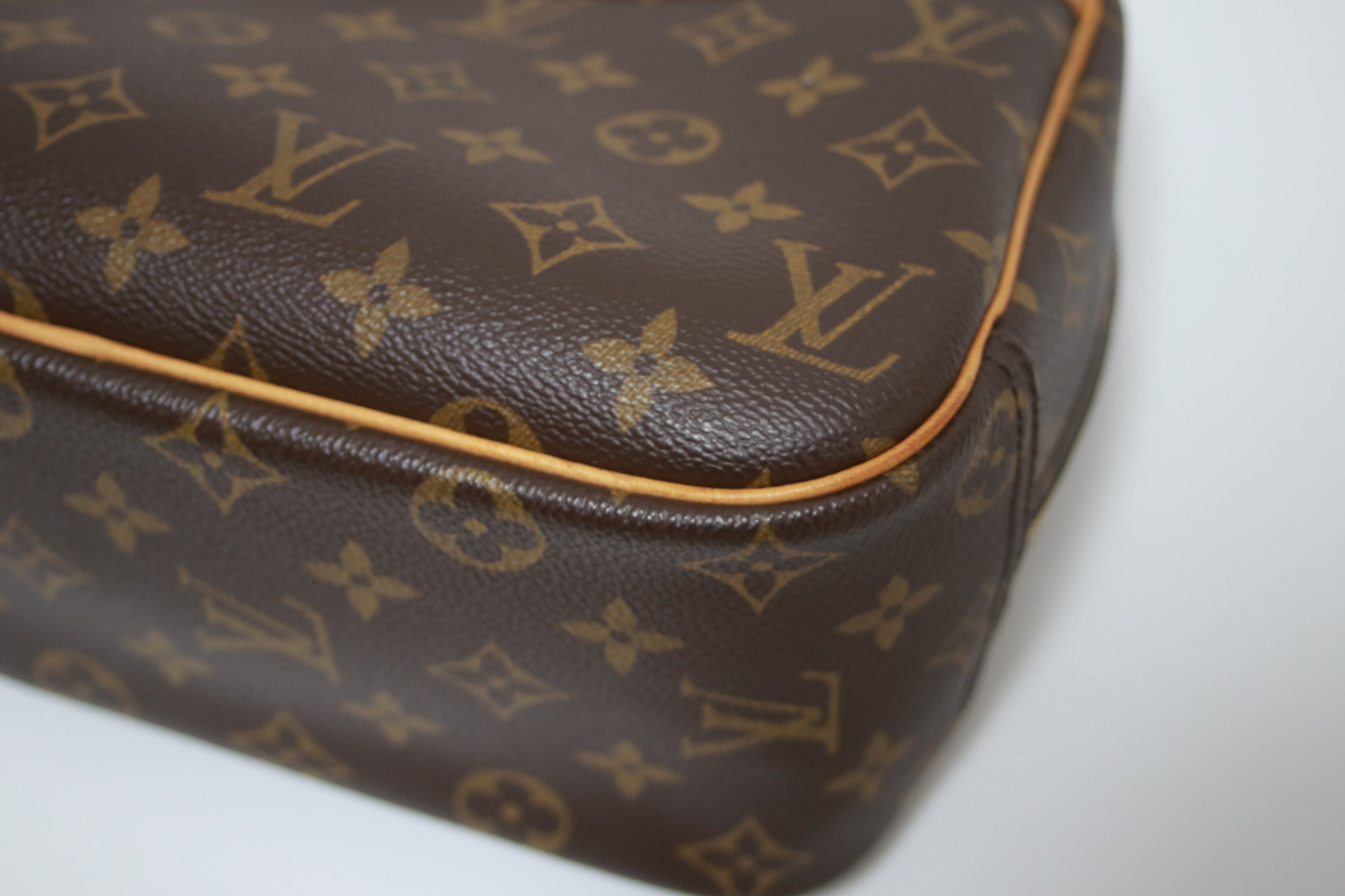 Louis Vuitton Trouville Handbag Used (8065)