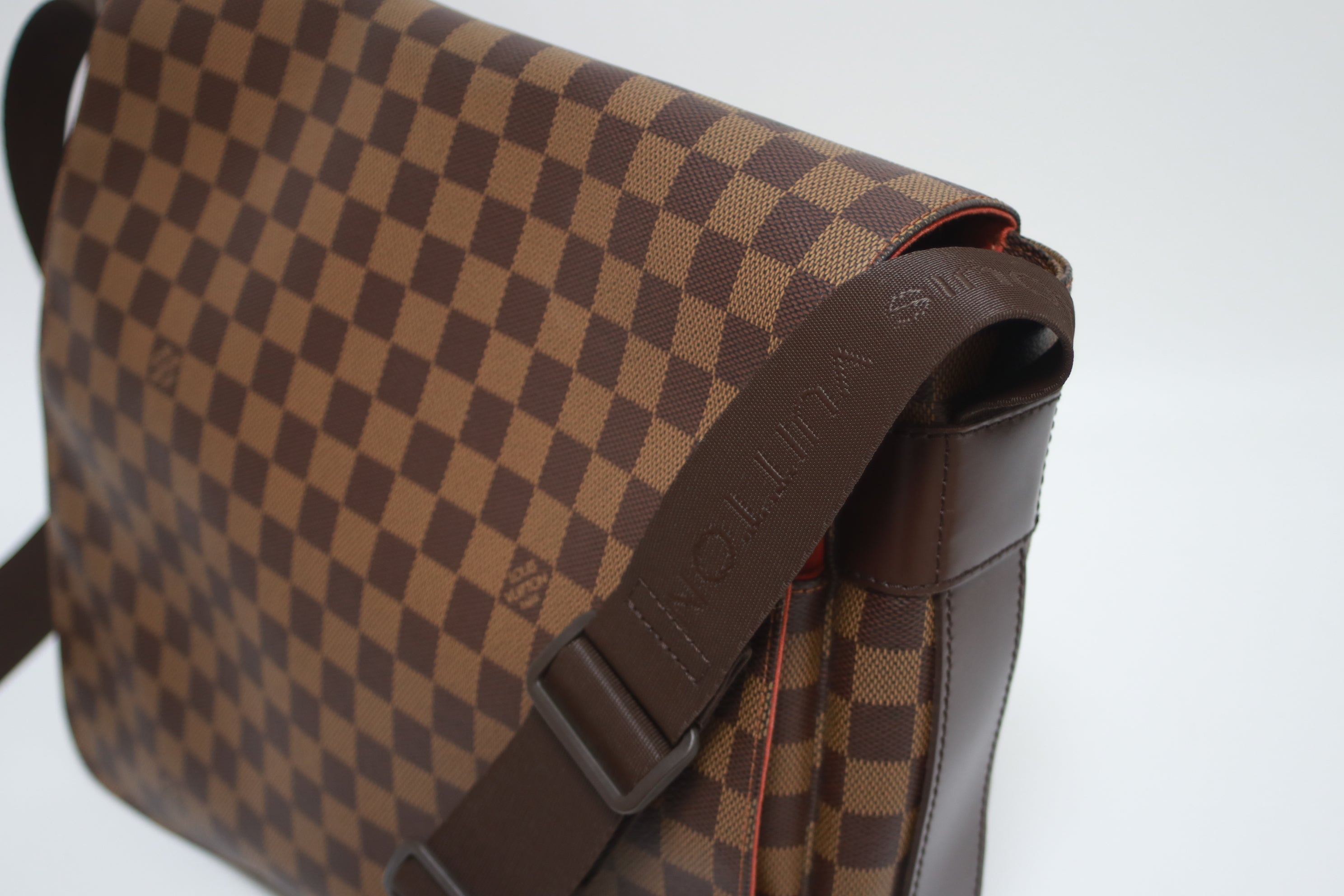 Louis Vuitton Bastille Damier Ebene Messenger Bag Used (8050)